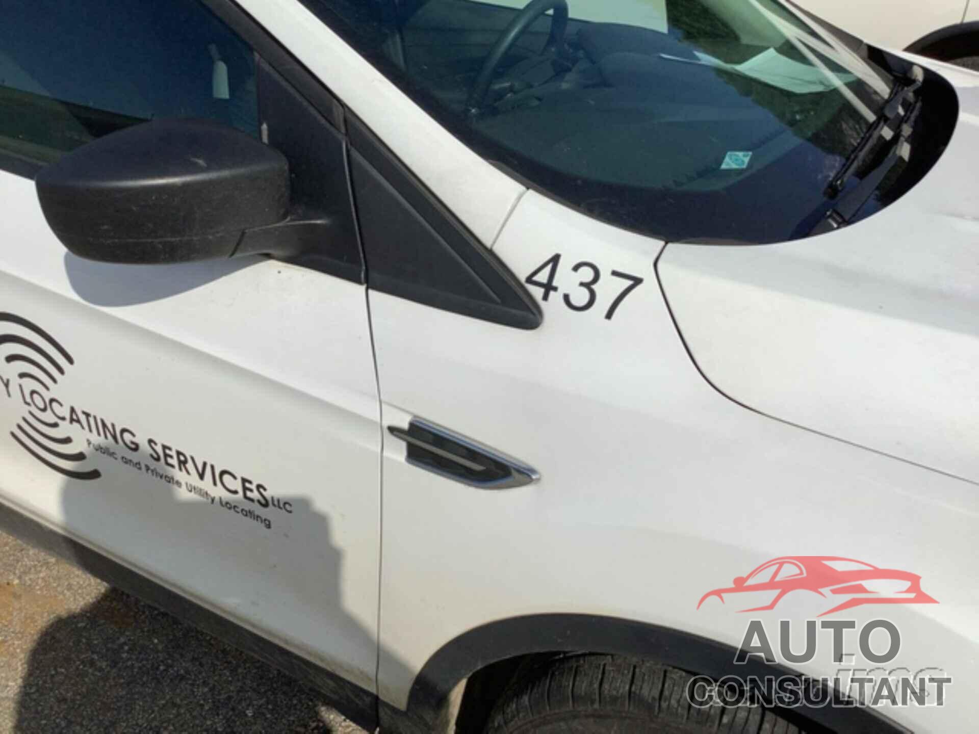 FORD ESCAPE 2018 - 1FMCU0F74JUB03952