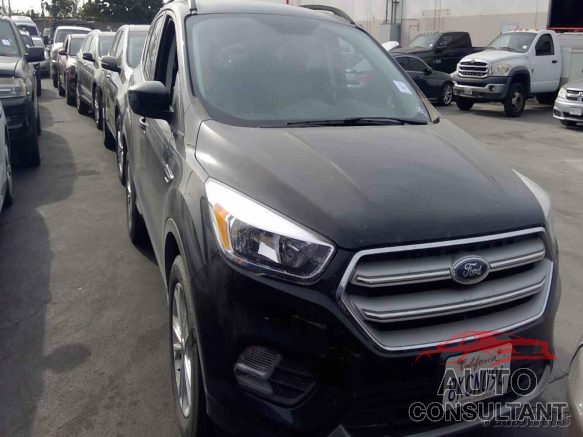 FORD ESCAPE 2018 - 1FMCU0GD2JUD60953