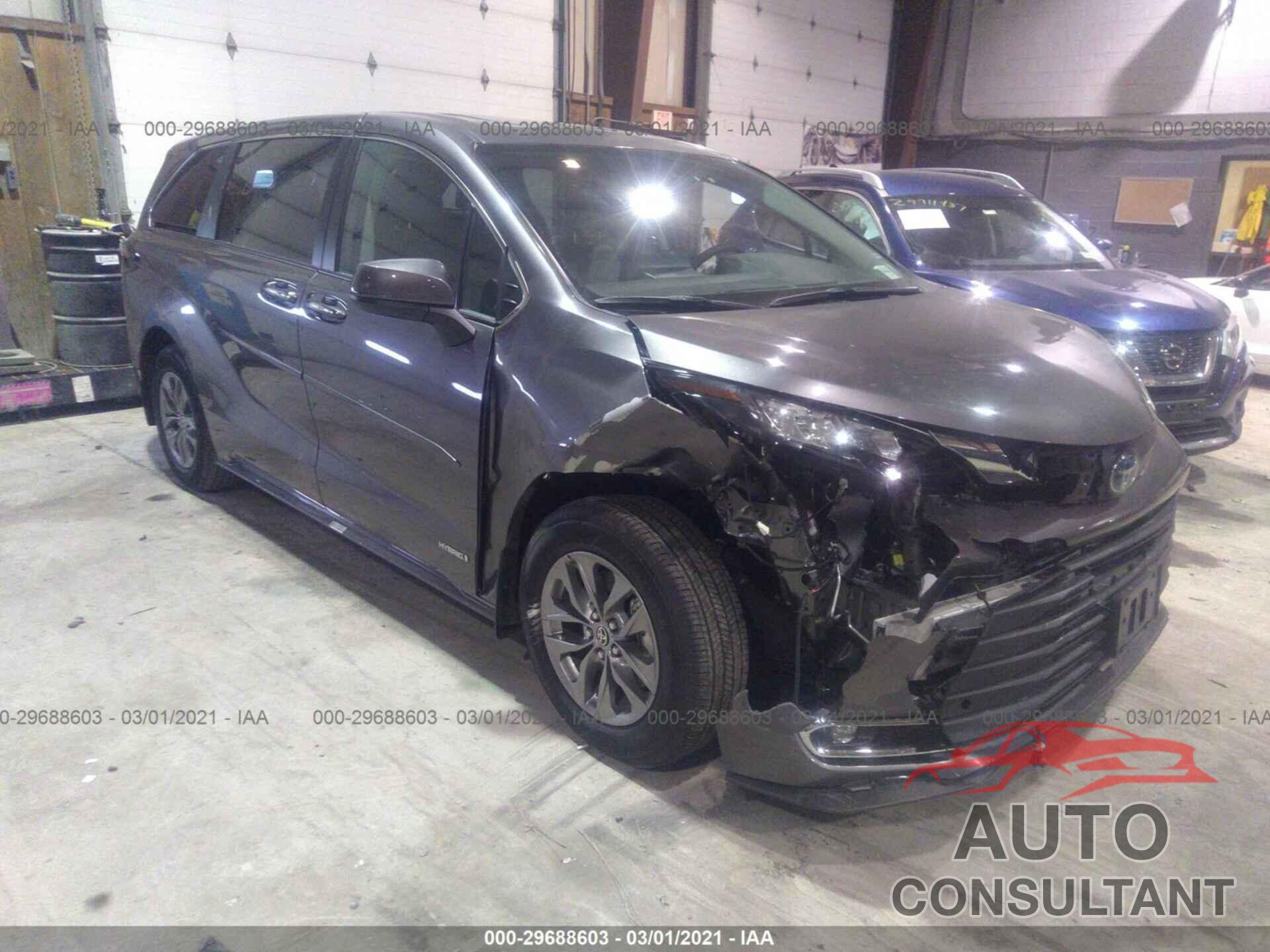 TOYOTA SIENNA 2021 - 5TDYRKEC4MS015868