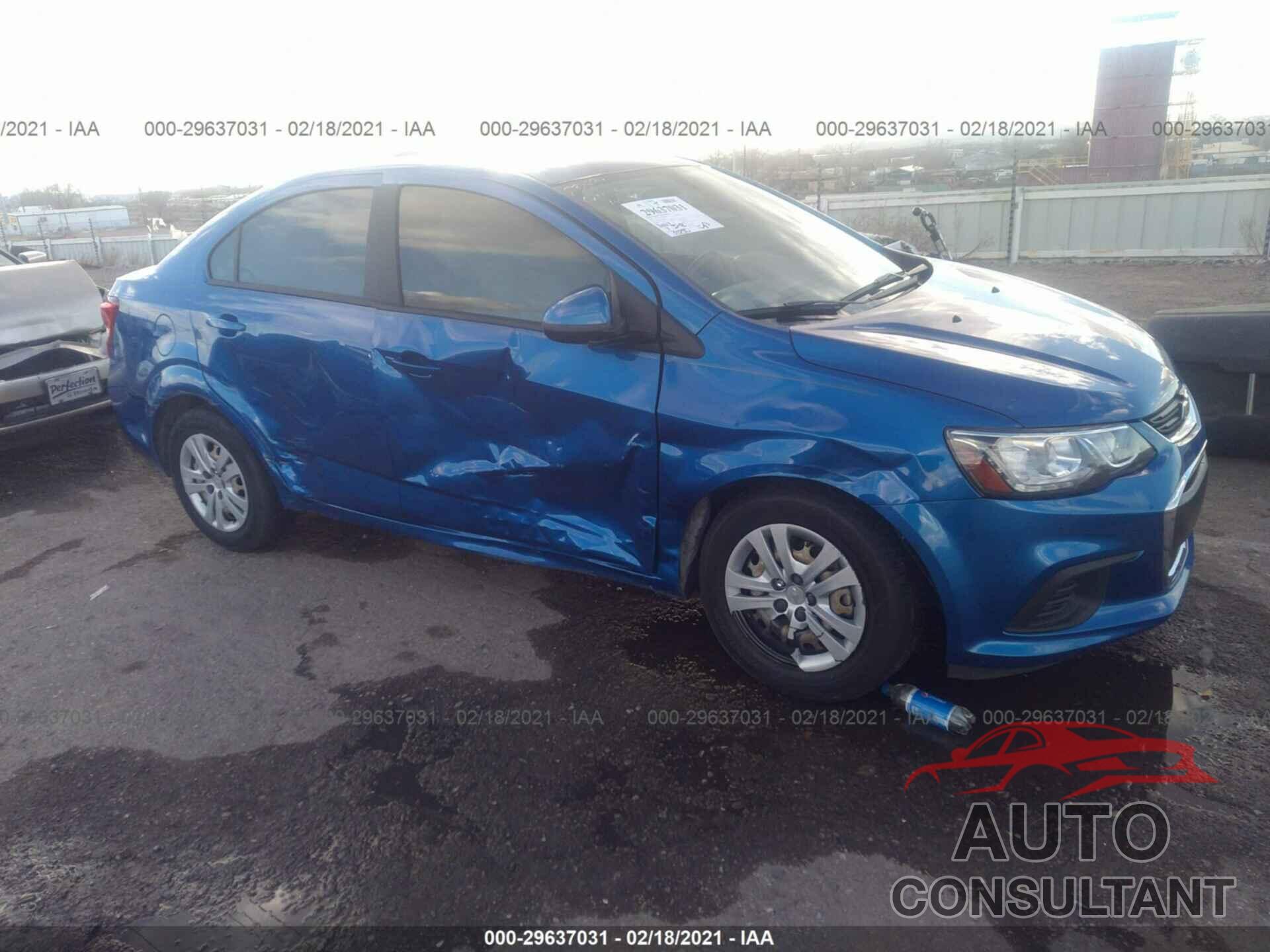 CHEVROLET SONIC 2018 - 1G1JB5SH4J4106162