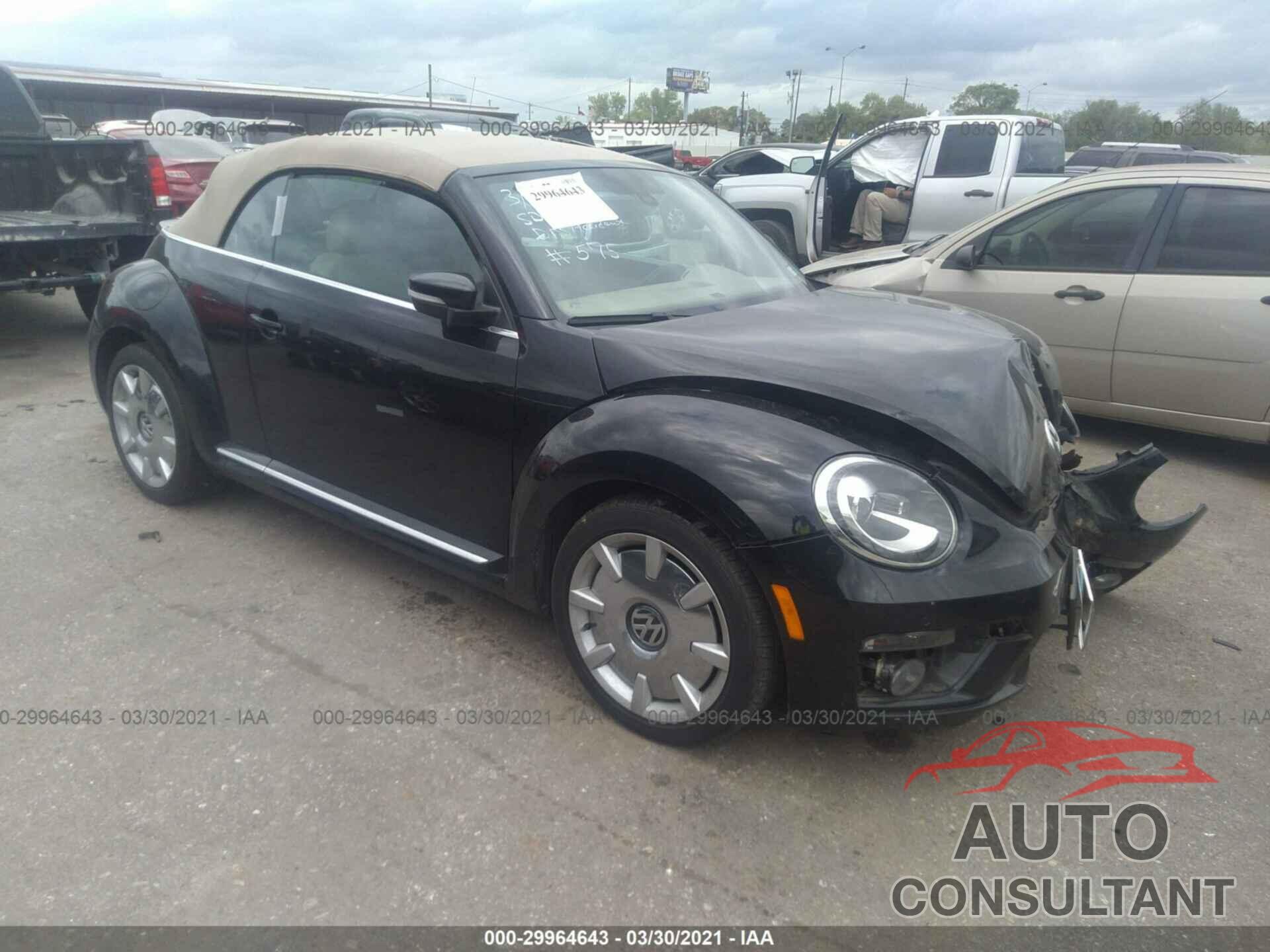 VOLKSWAGEN BEETLE CONVERTIBLE 2018 - 3VW5DAAT1JM506327