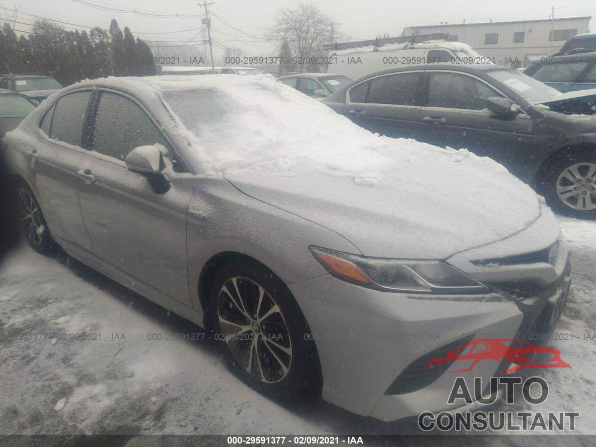 TOYOTA CAMRY 2018 - 4T1B21HK4JU005531