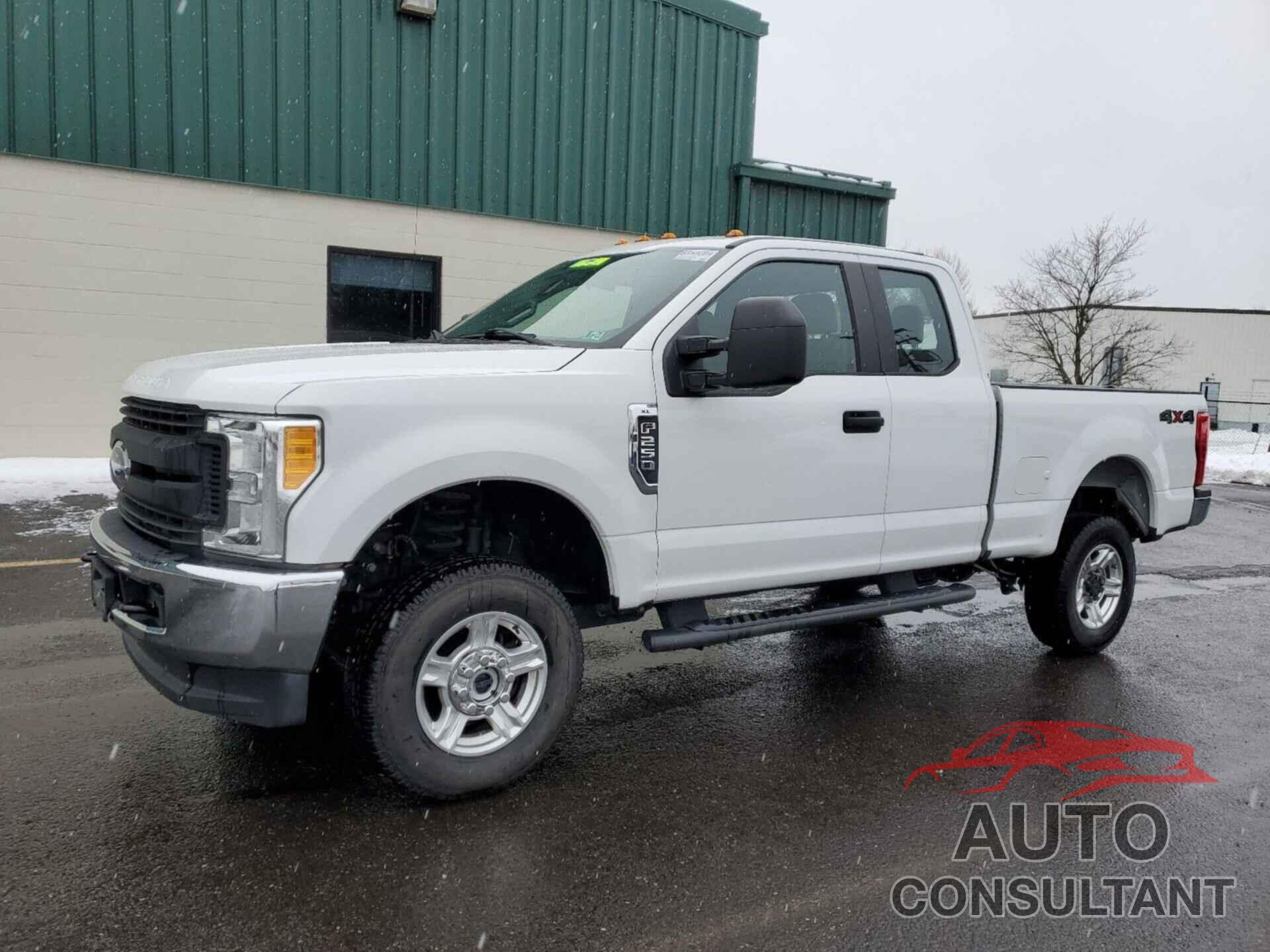 FORD SUPER DUTY F-250 SRW 2017 - 1FT7X2B67HEB55540