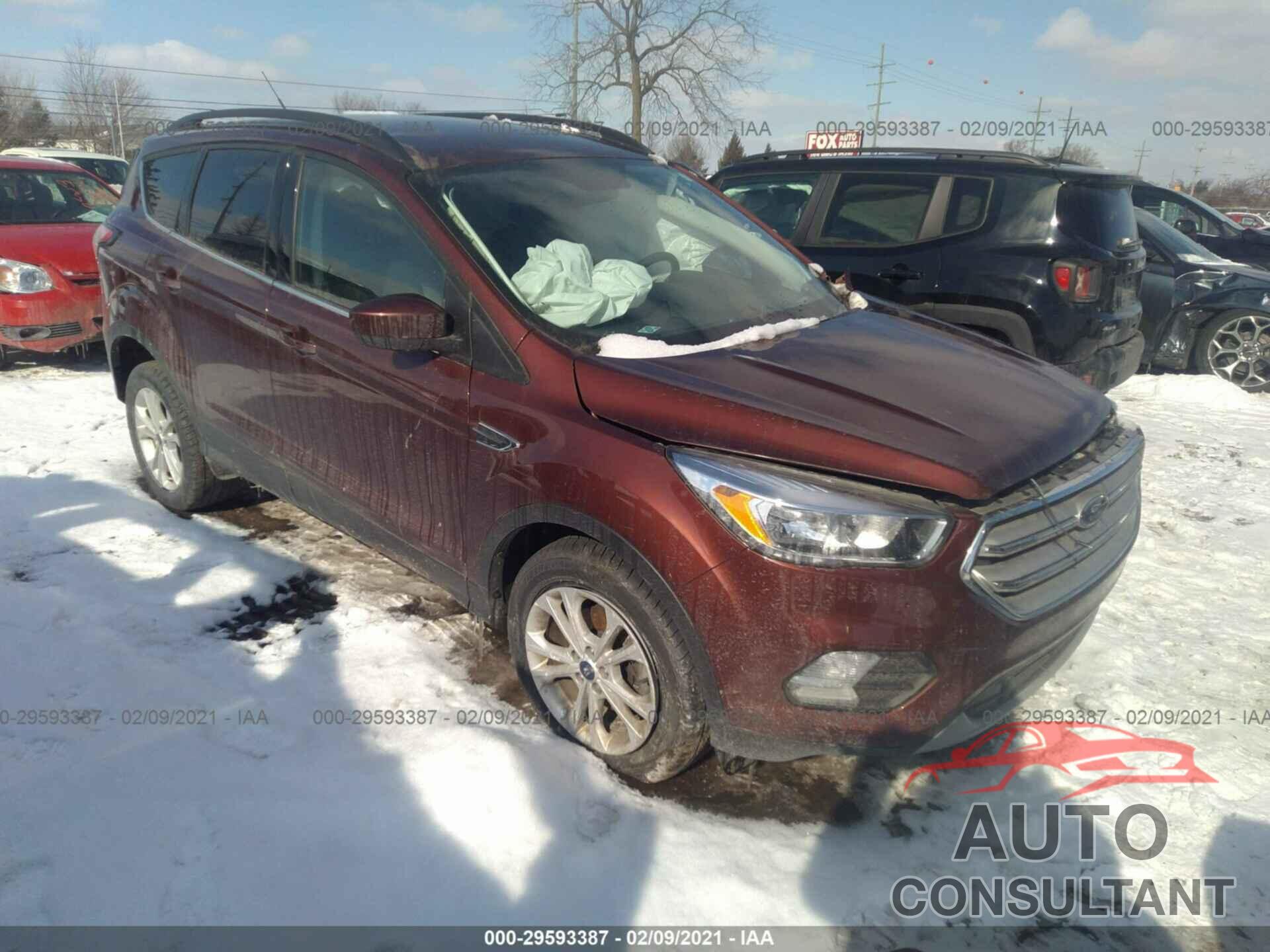 FORD ESCAPE 2018 - 1FMCU0GD8JUA82415