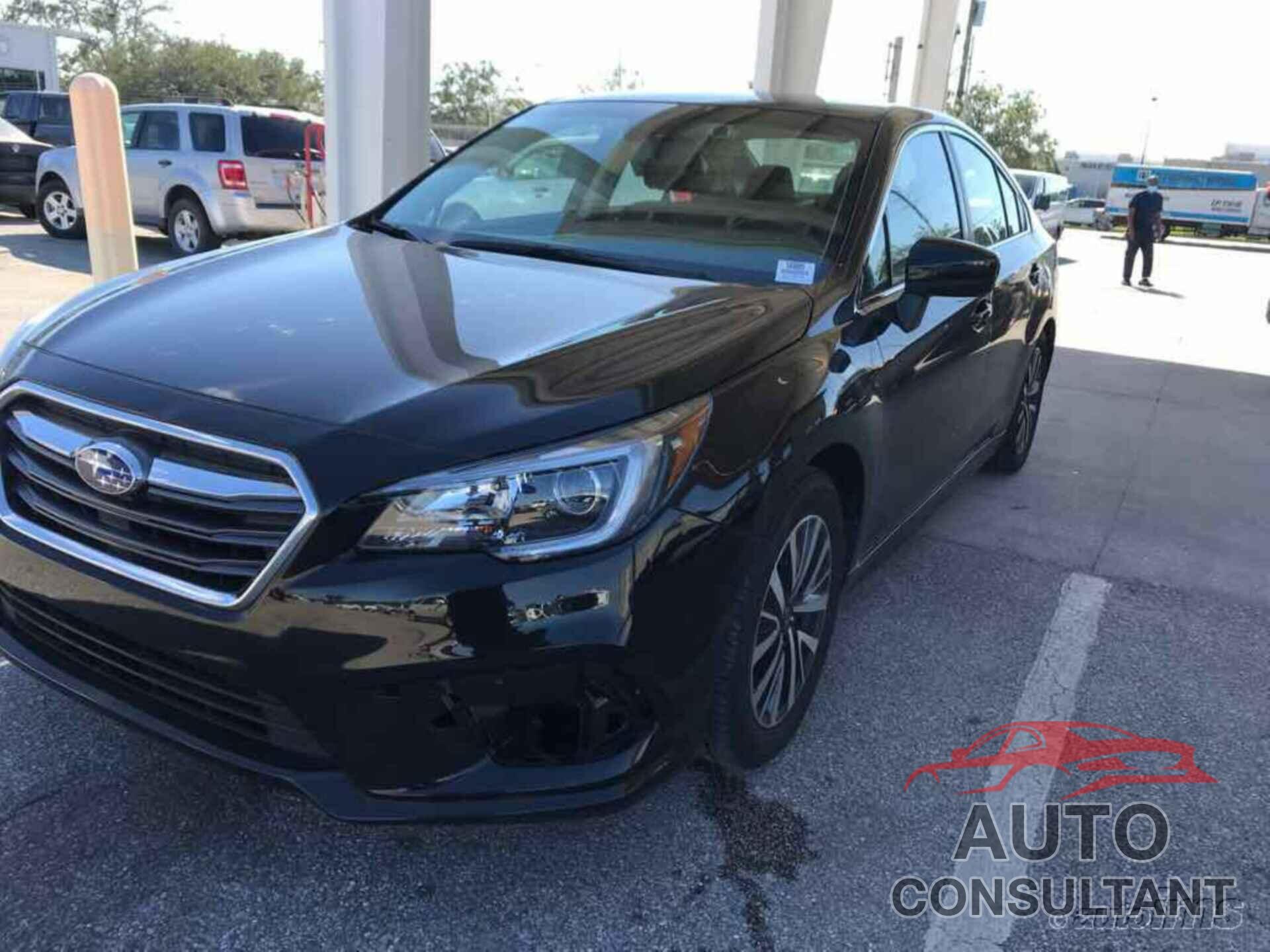 SUBARU LEGACY 2019 - 4S3BNAF67K3010909