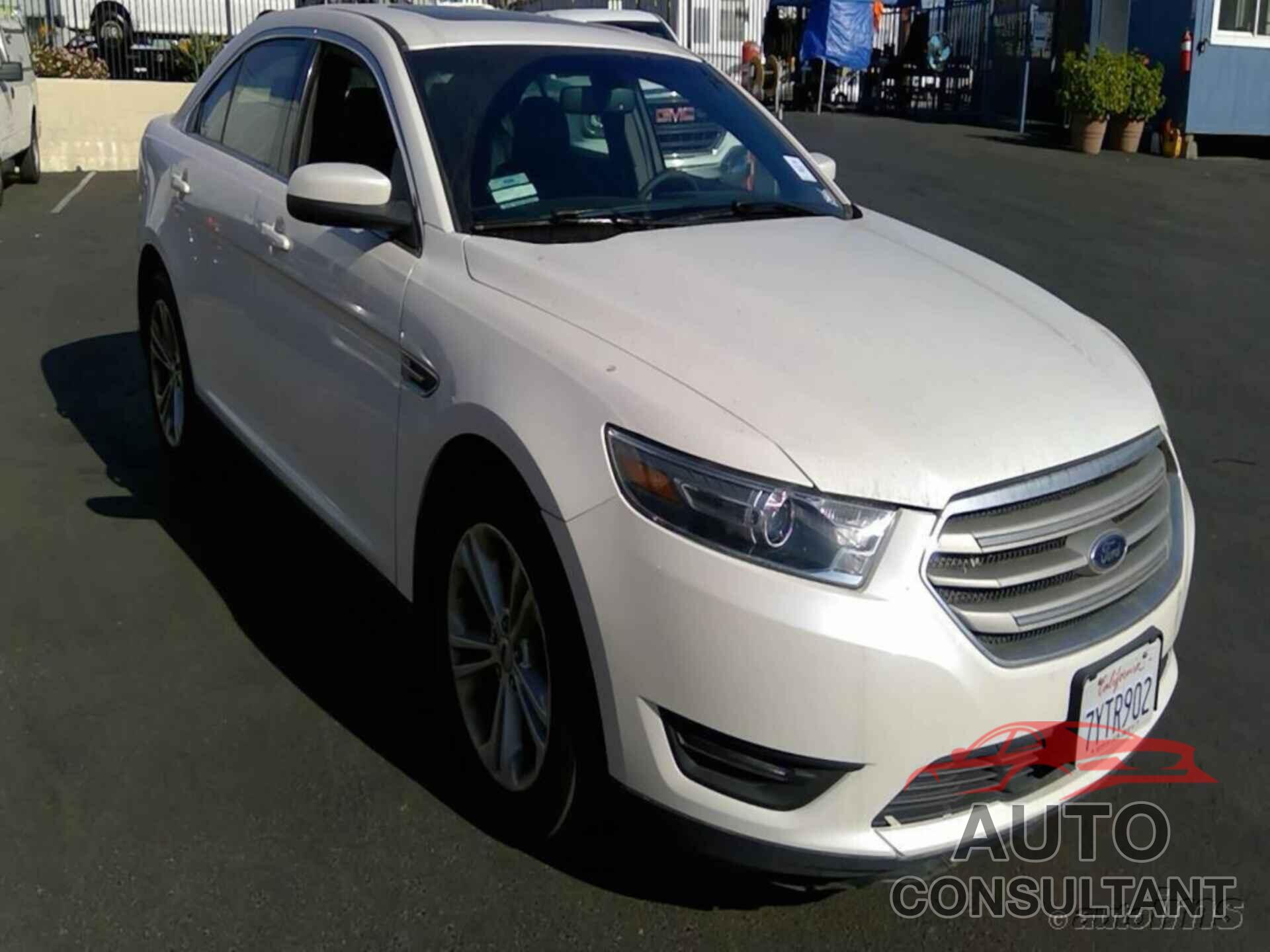 FORD TAURUS 2017 - 1FAHP2E81HG114784