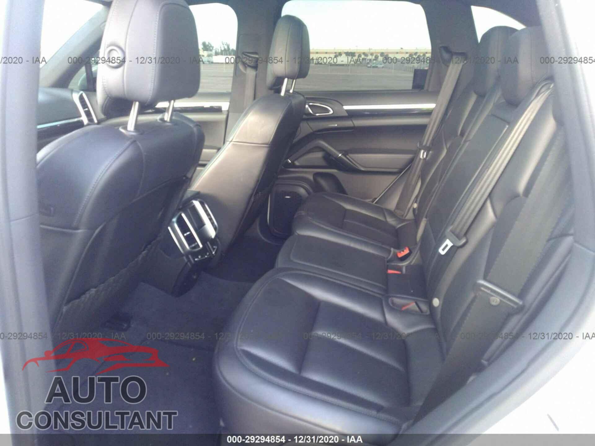 PORSCHE CAYENNE 2017 - WP1AA2A29HKA80538