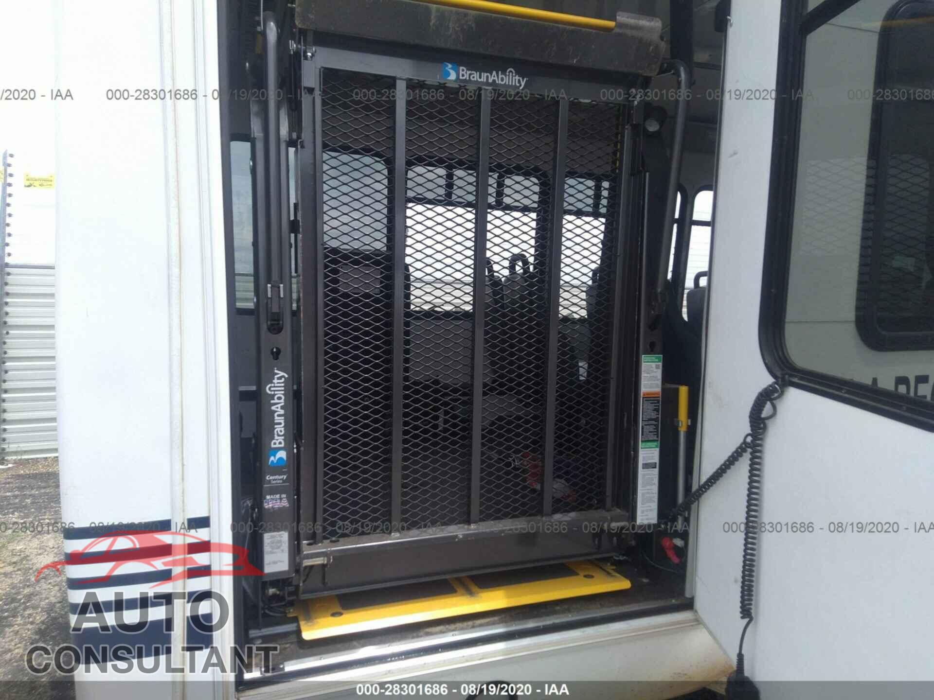 FORD E-SERIES CUTAWAY 2018 - 1FDEE3FS9JDC32460
