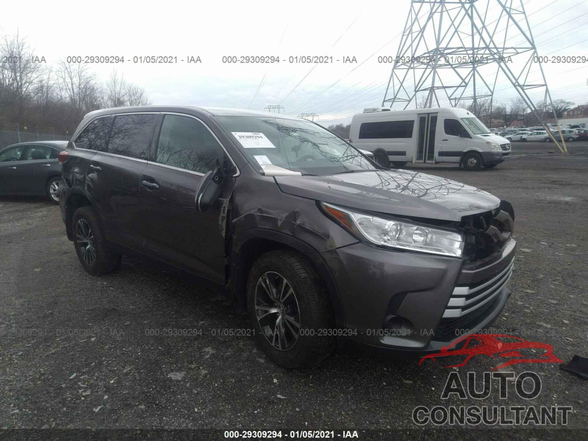 TOYOTA HIGHLANDER 2019 - 5TDBZRFH0KS989577
