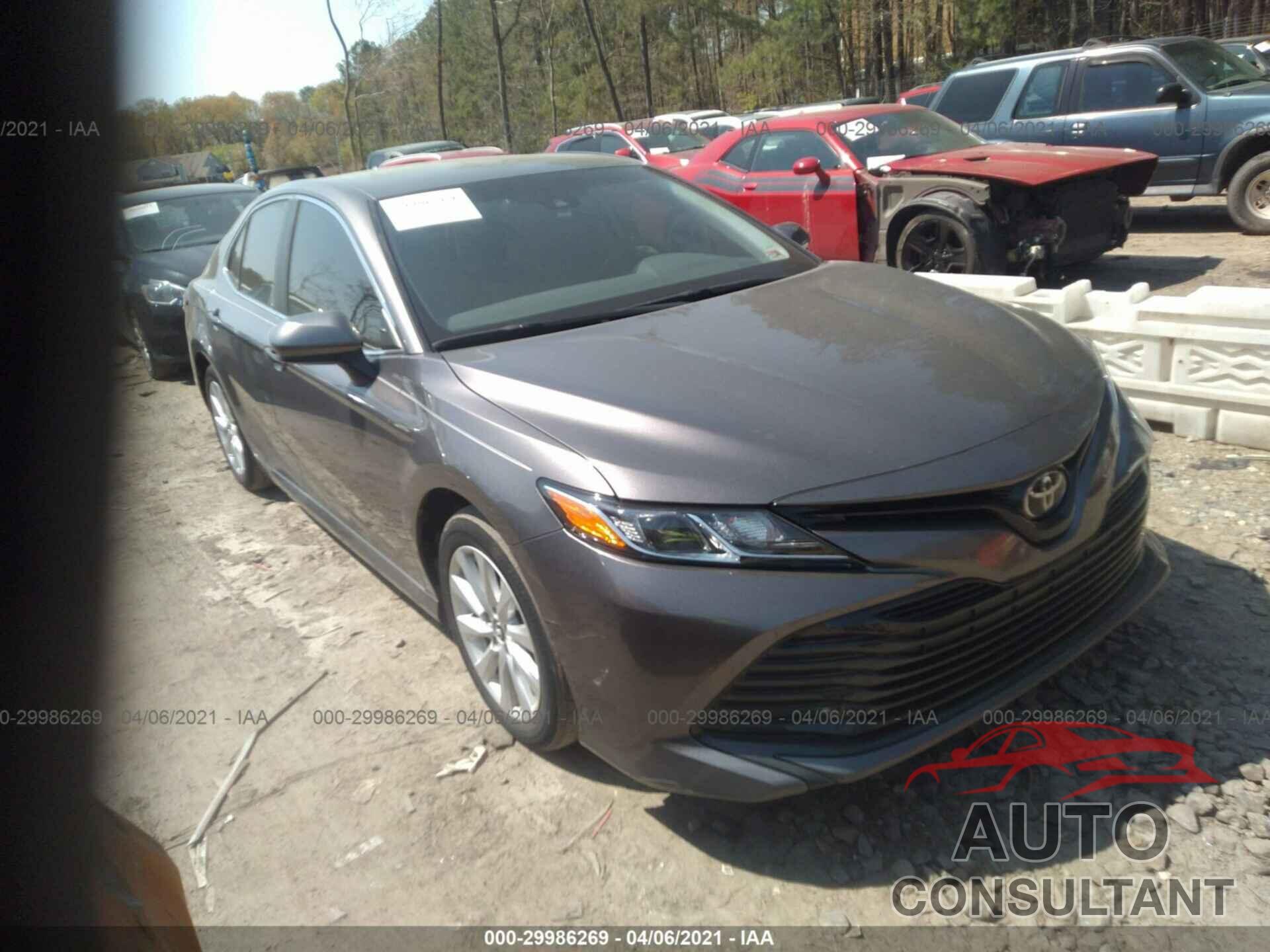 TOYOTA CAMRY 2018 - 4T1B11HK5JU662969