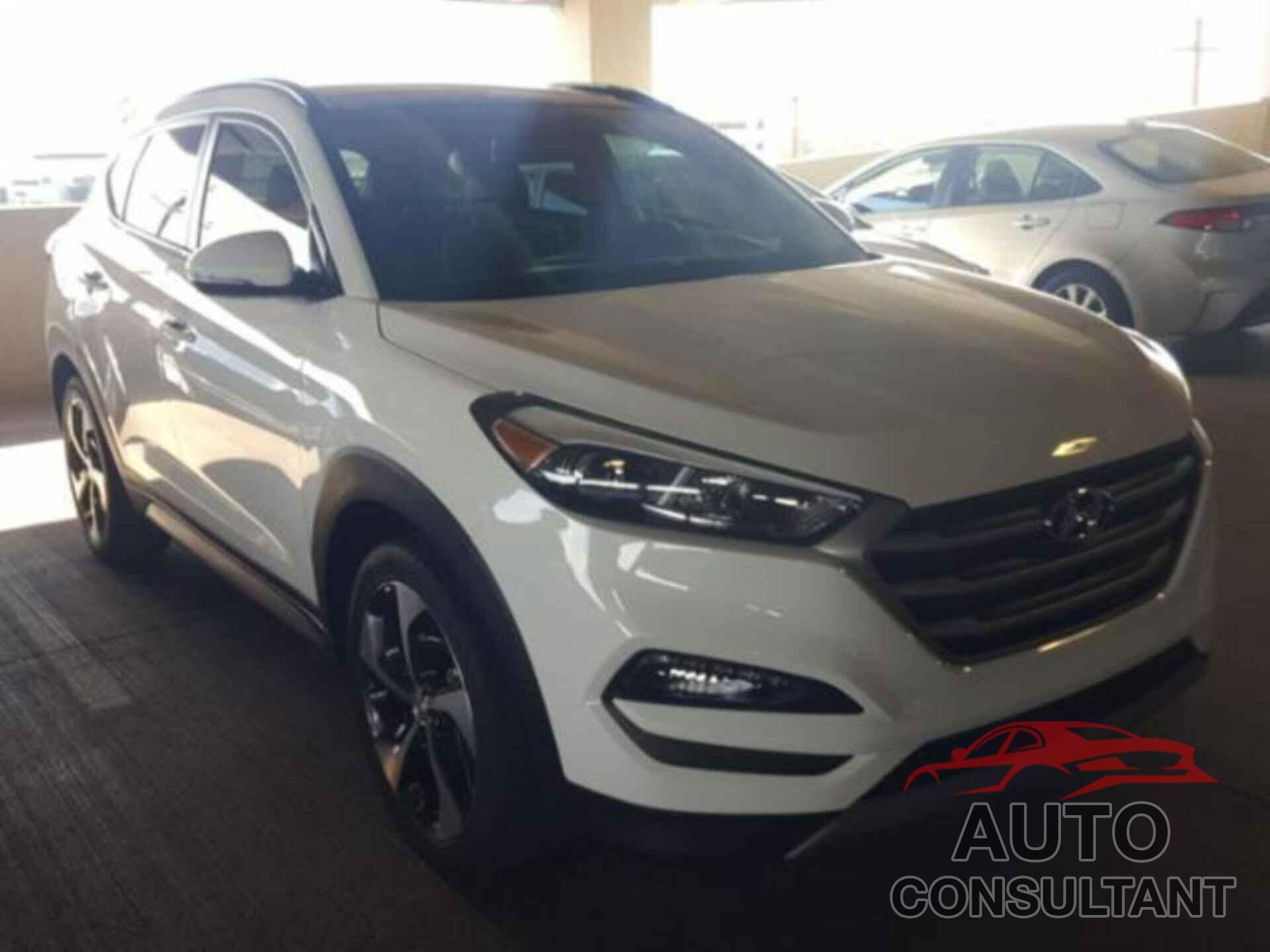 HYUNDAI TUCSON 2018 - KM8J33A27JU642024