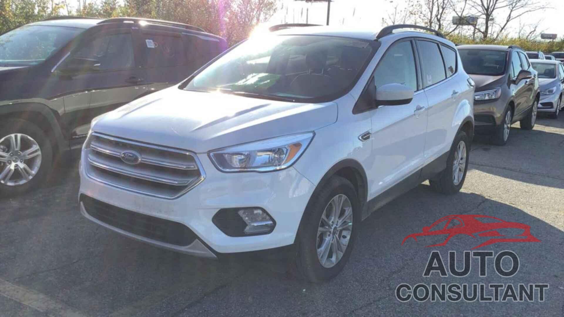 FORD ESCAPE 2018 - 1FMCU0GD6JUC89031