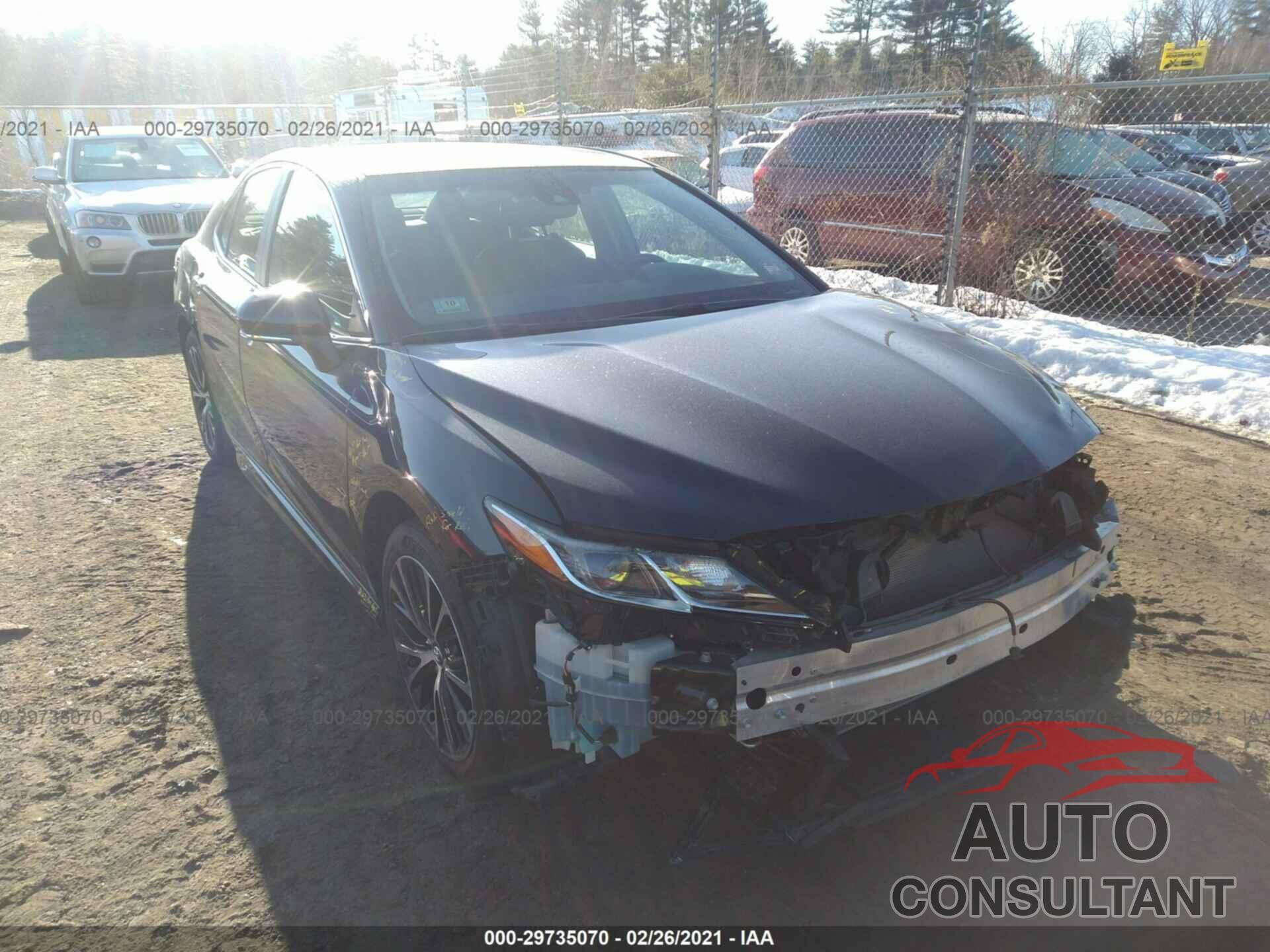 TOYOTA CAMRY 2018 - 4T1B11HK4JU657911