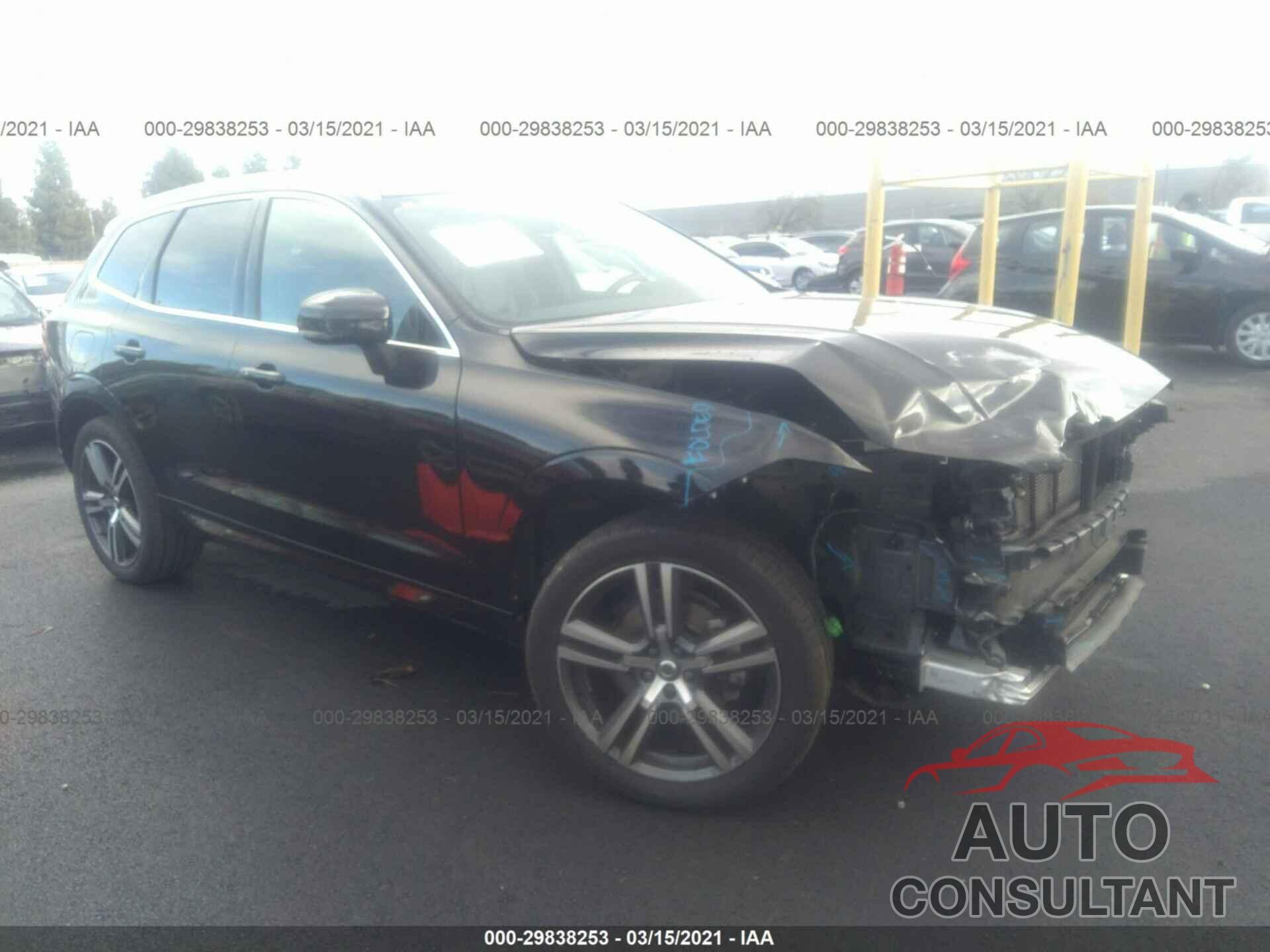 VOLVO XC60 2018 - LYV102RKXJB083171