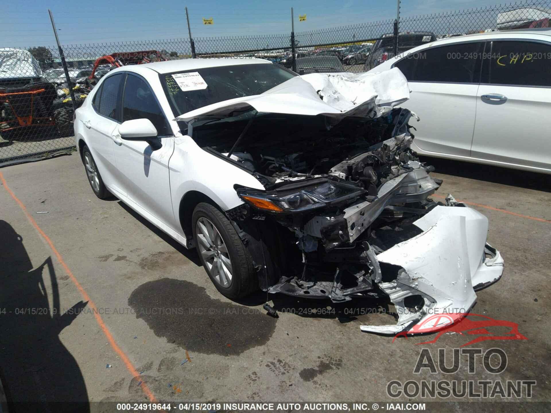 TOYOTA CAMRY 2018 - 4T1B11HK6JU557082