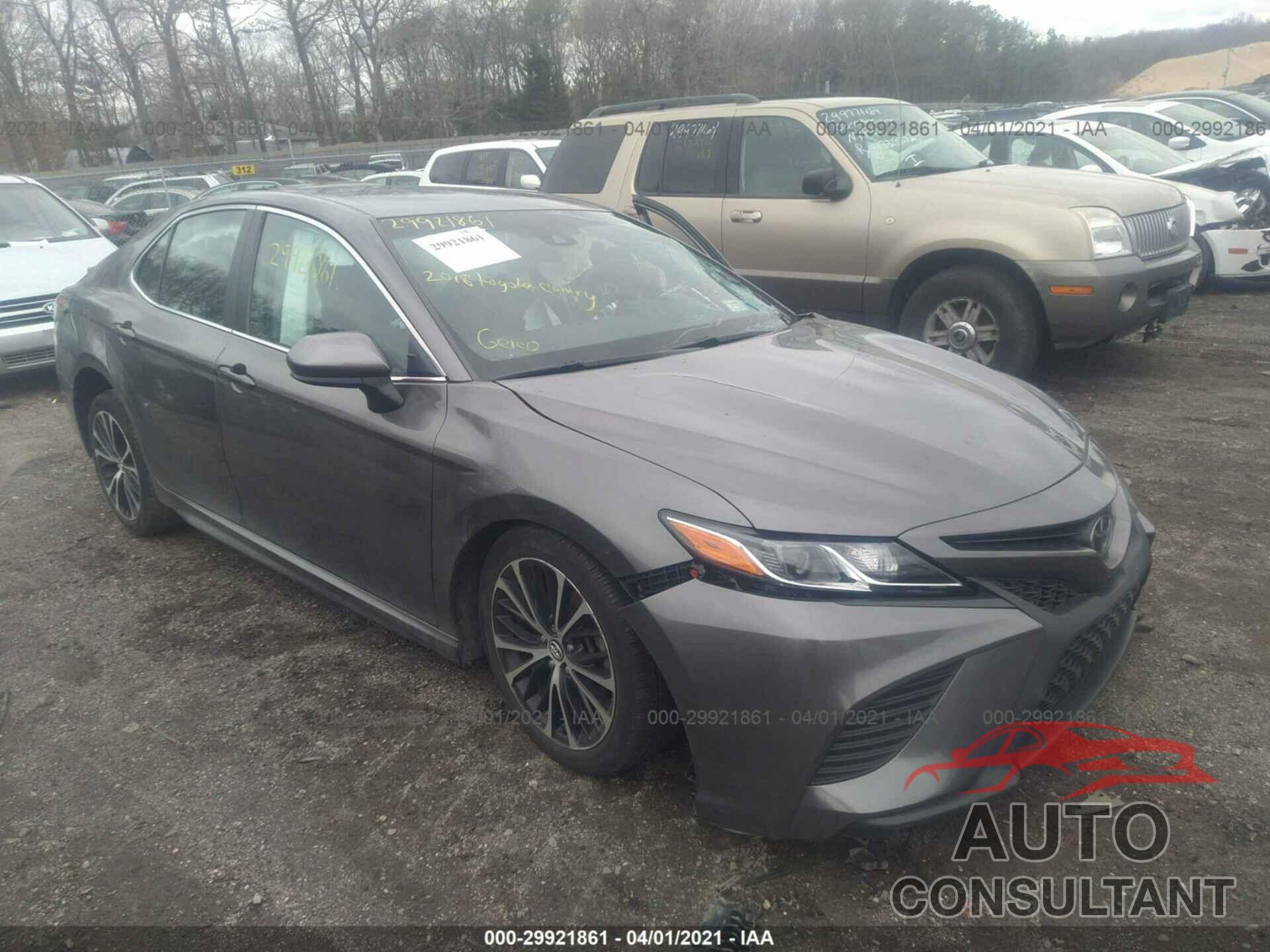 TOYOTA CAMRY 2018 - 4T1B11HK8JU068599