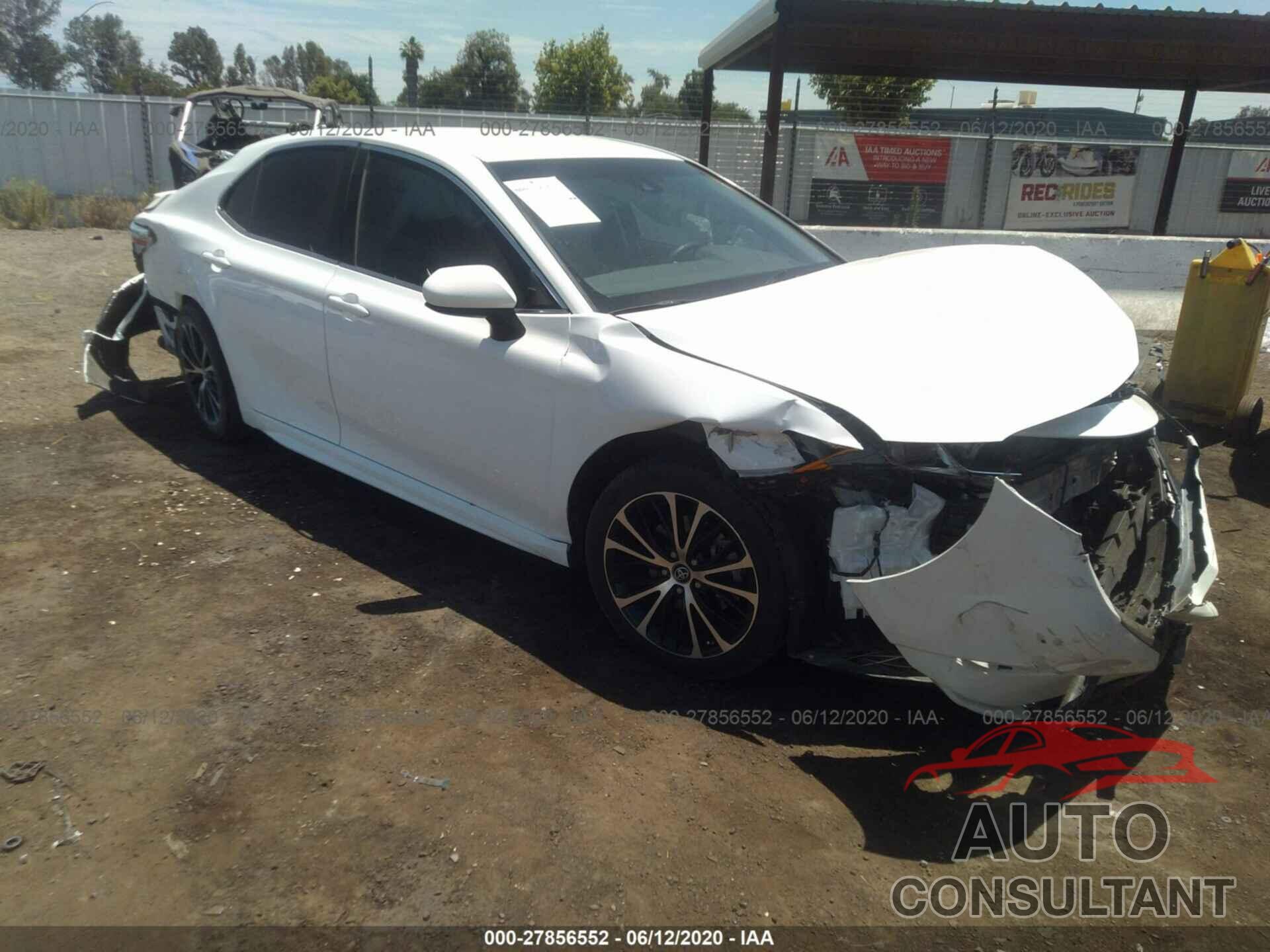 TOYOTA CAMRY 2018 - 4T1B11HK1JU639981