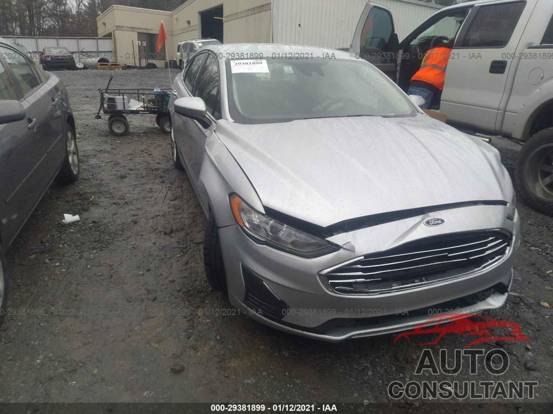 FORD FUSION HYBRID 2019 - 3FA6P0LU4KR210565