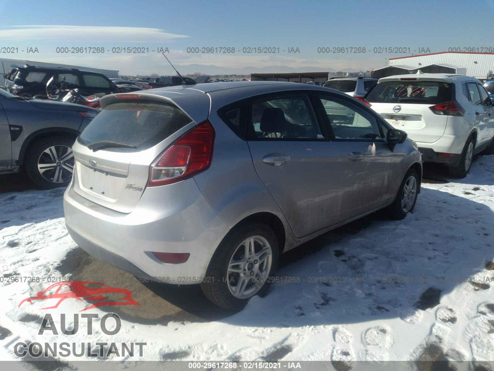 FORD FIESTA 2017 - 3FADP4EJ9HM129021