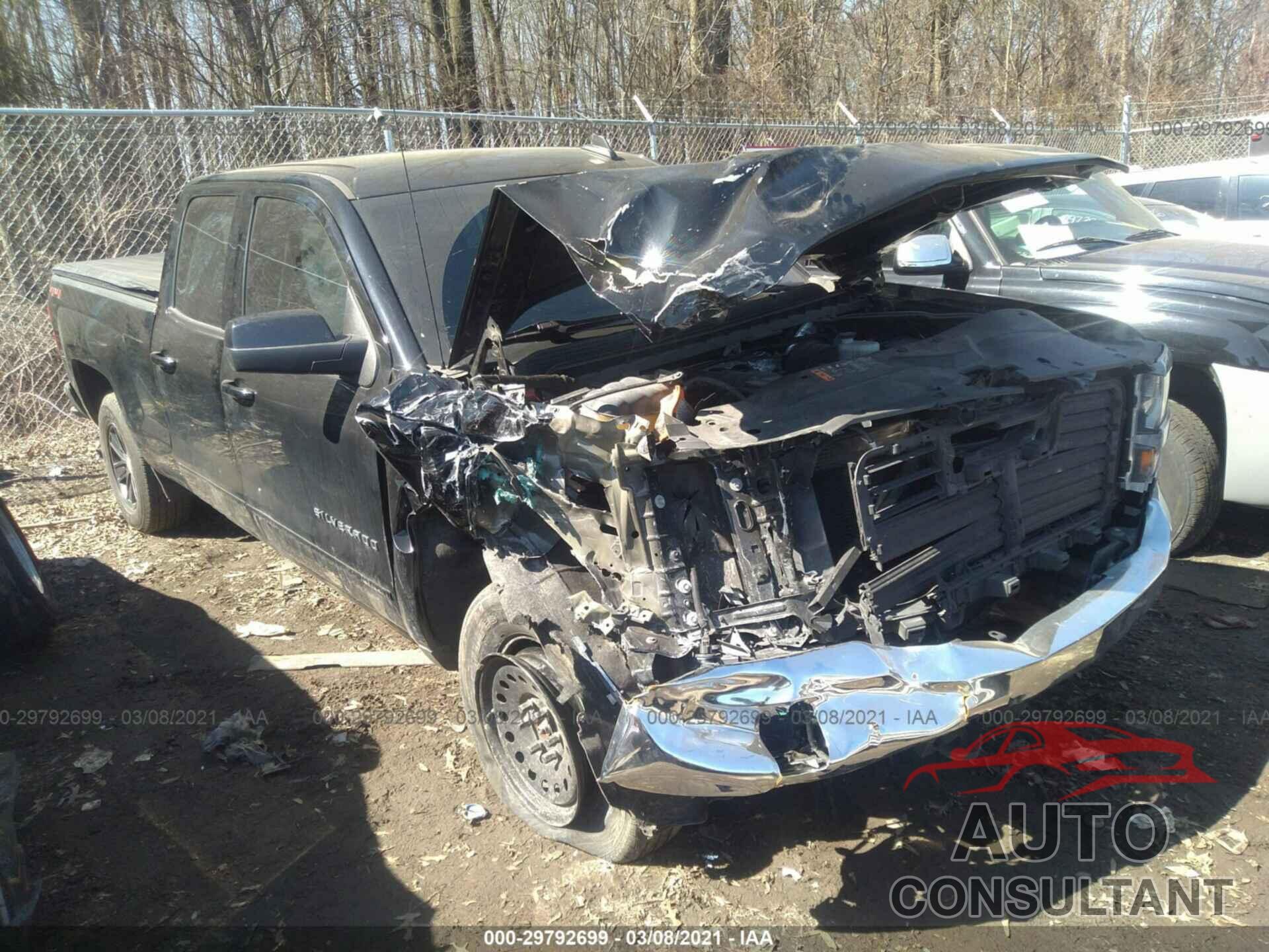 CHEVROLET SILVERADO 1500 2018 - 1GCVKREH4JZ200265
