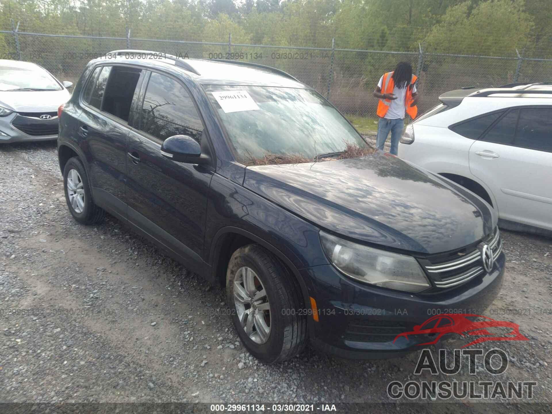 VOLKSWAGEN TIGUAN 2016 - WVGAV7AX0GW575986