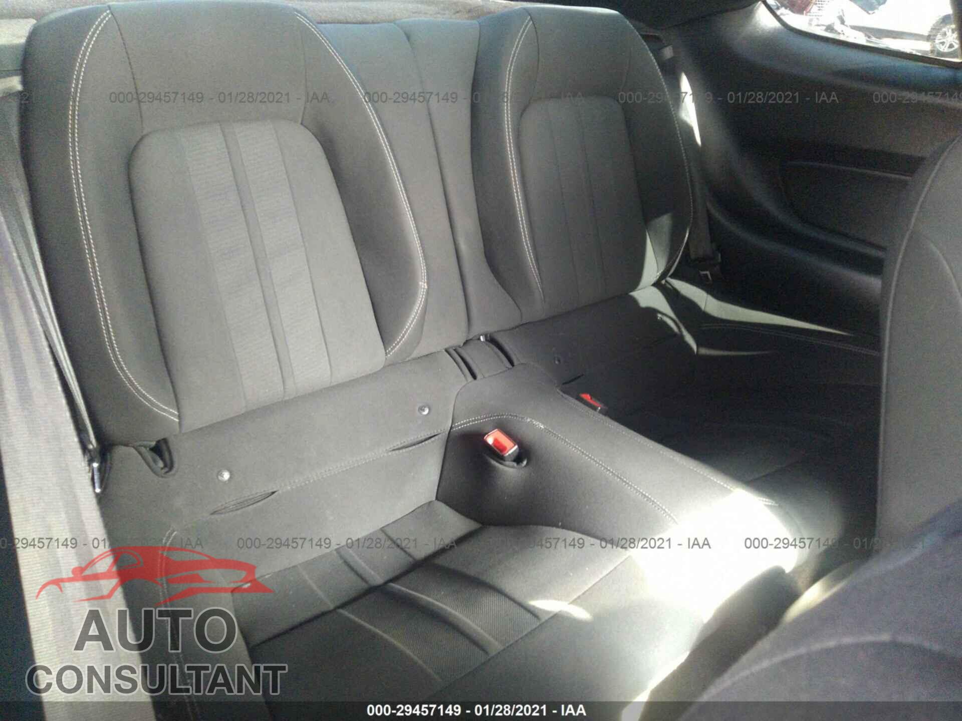 FORD MUSTANG 2018 - 1FA6P8TH9J5180367