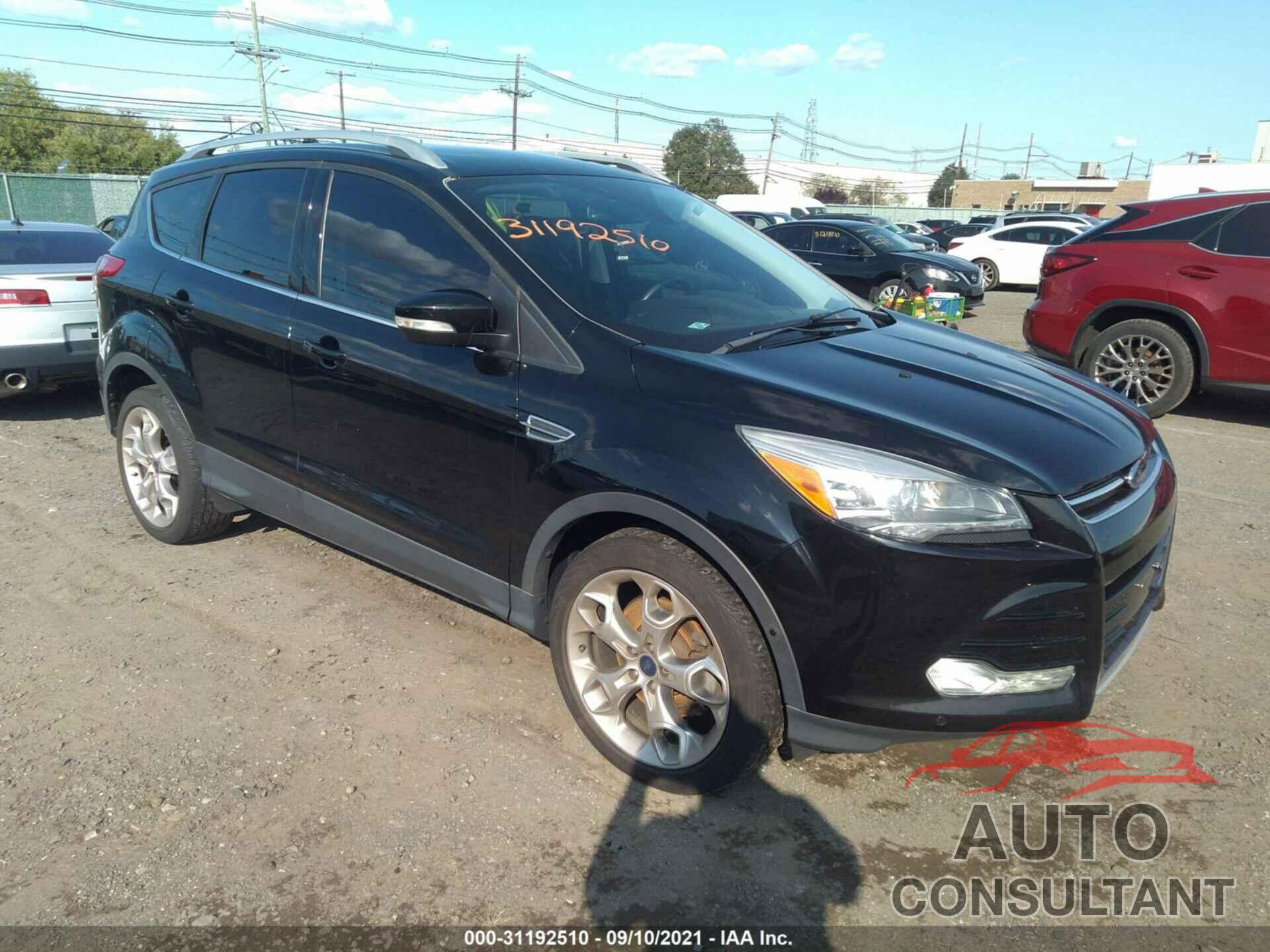 FORD ESCAPE 2016 - 1FMCU9J97GUC32872