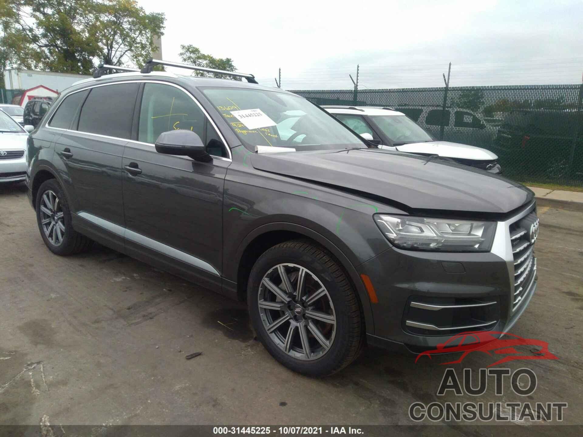 AUDI Q7 2019 - WA1LHAF73KD040028