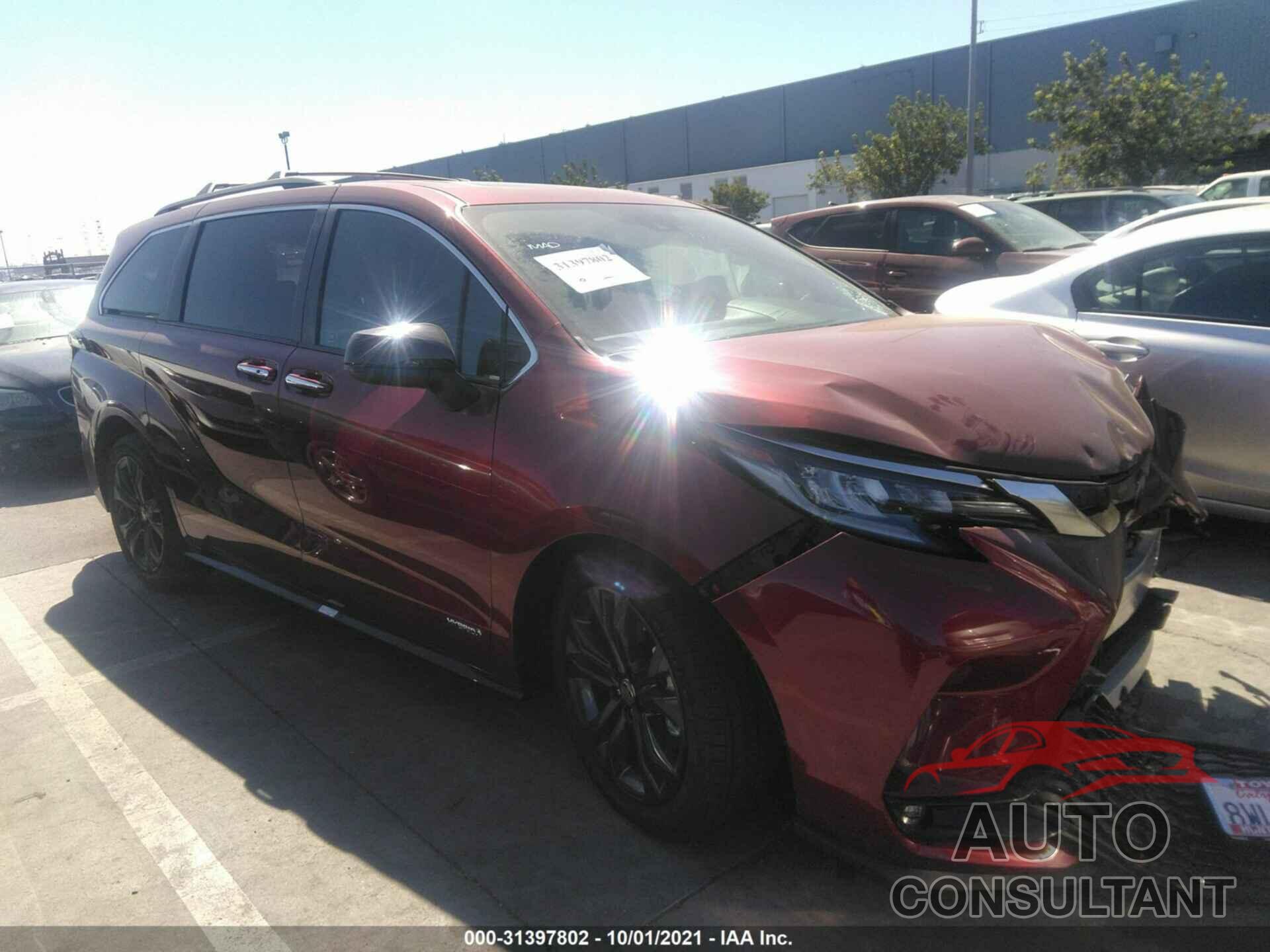 TOYOTA SIENNA 2021 - 5TDXRKEC7MS043272