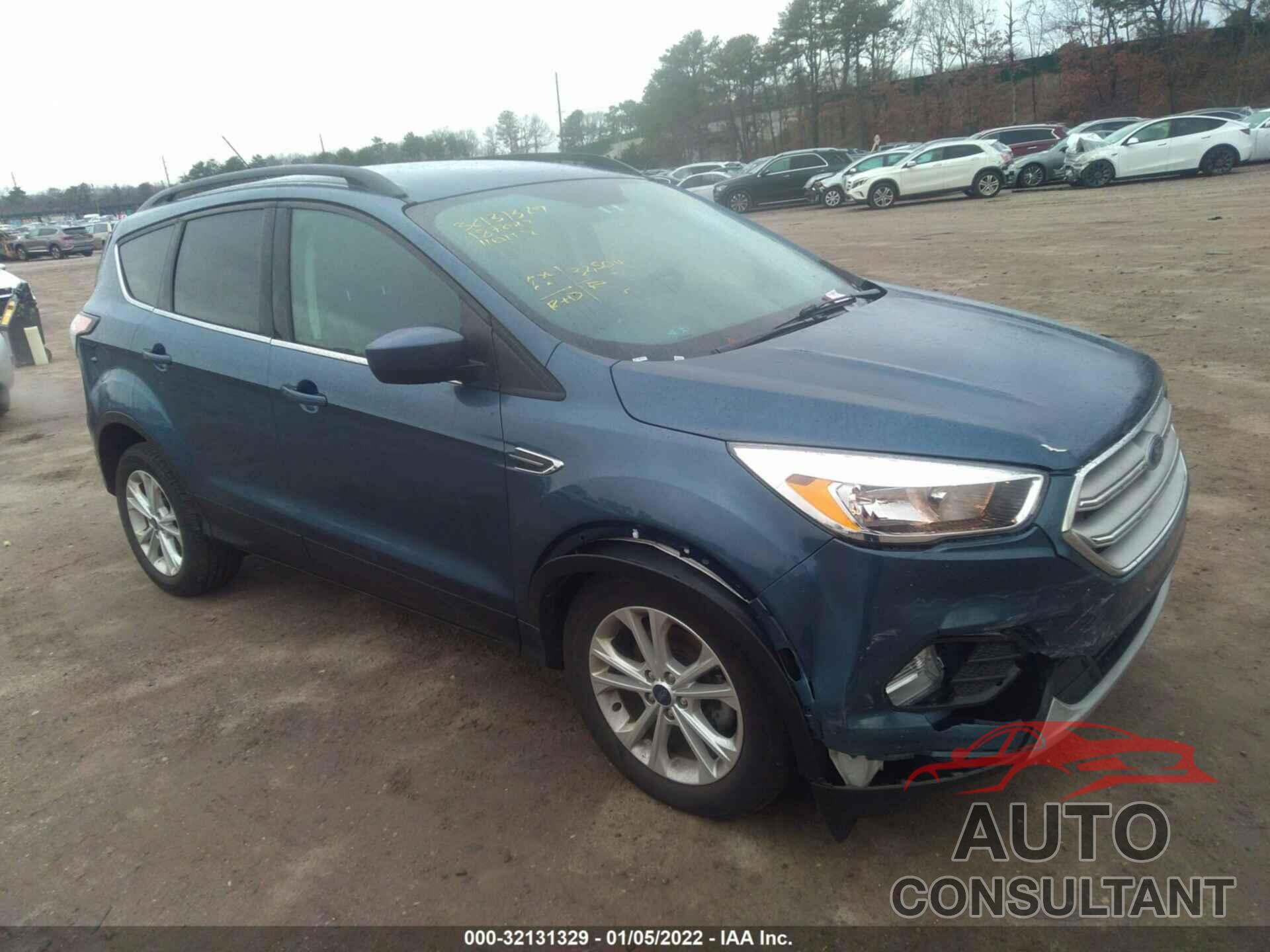 FORD ESCAPE 2018 - 1FMCU0GD5JUC18547