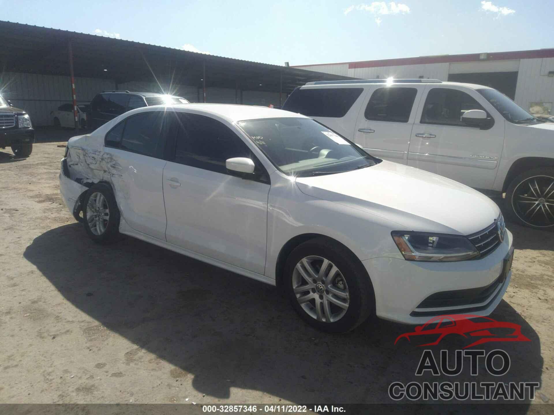 VOLKSWAGEN JETTA 2018 - 3VW2B7AJ5JM253362