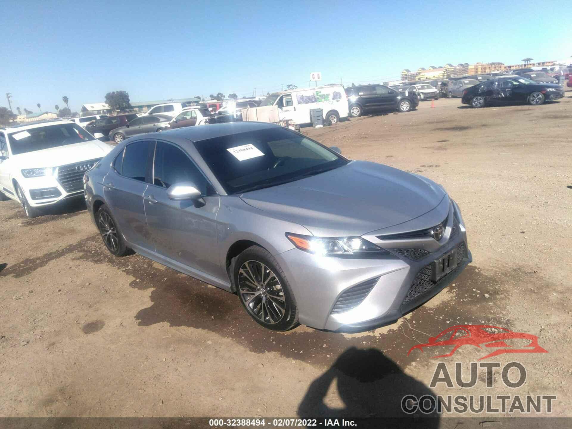 TOYOTA CAMRY 2018 - 4T1B11HK9JU627755