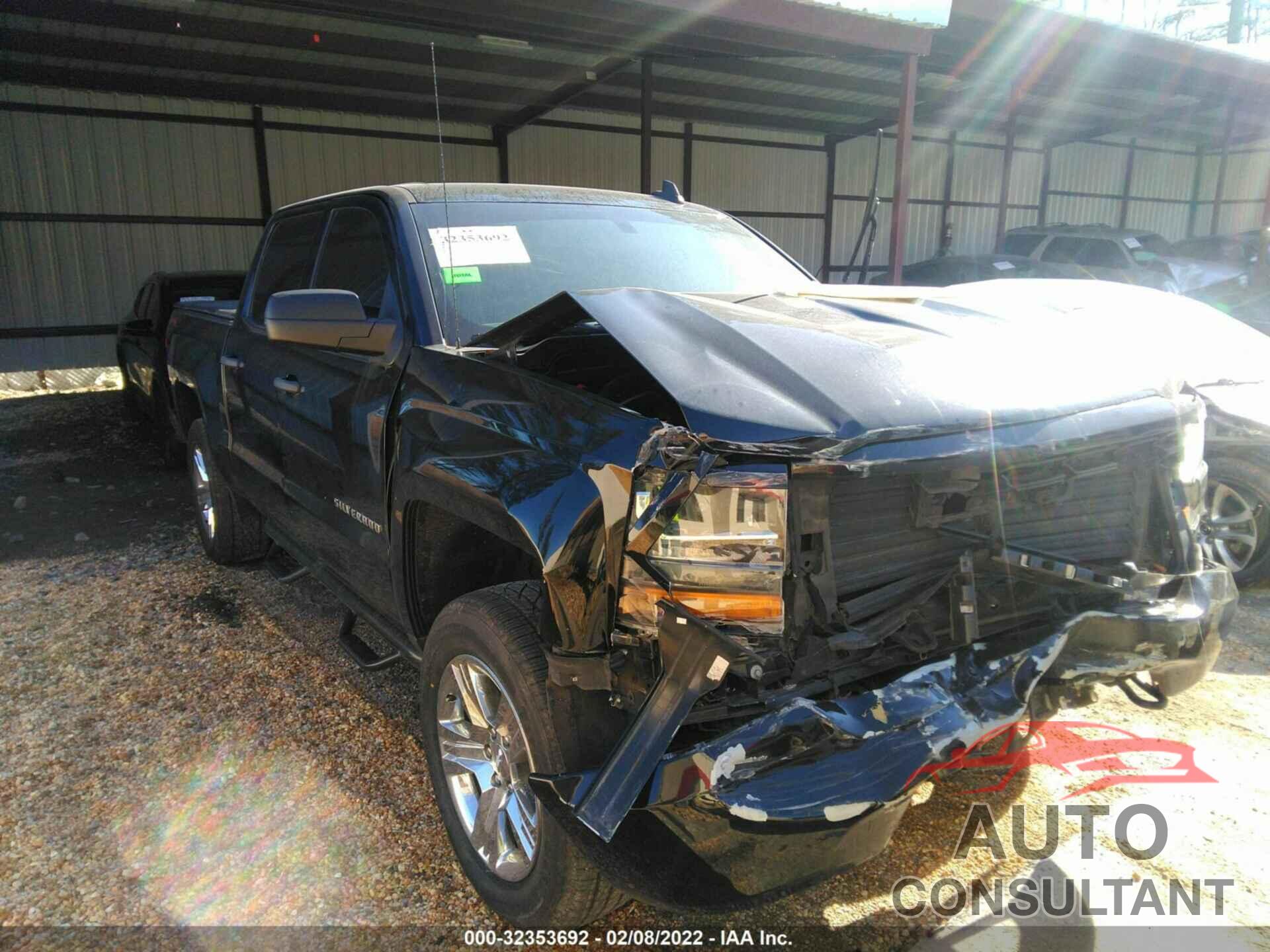 CHEVROLET SILVERADO 1500 2018 - 3GCUKPEC9JG303928