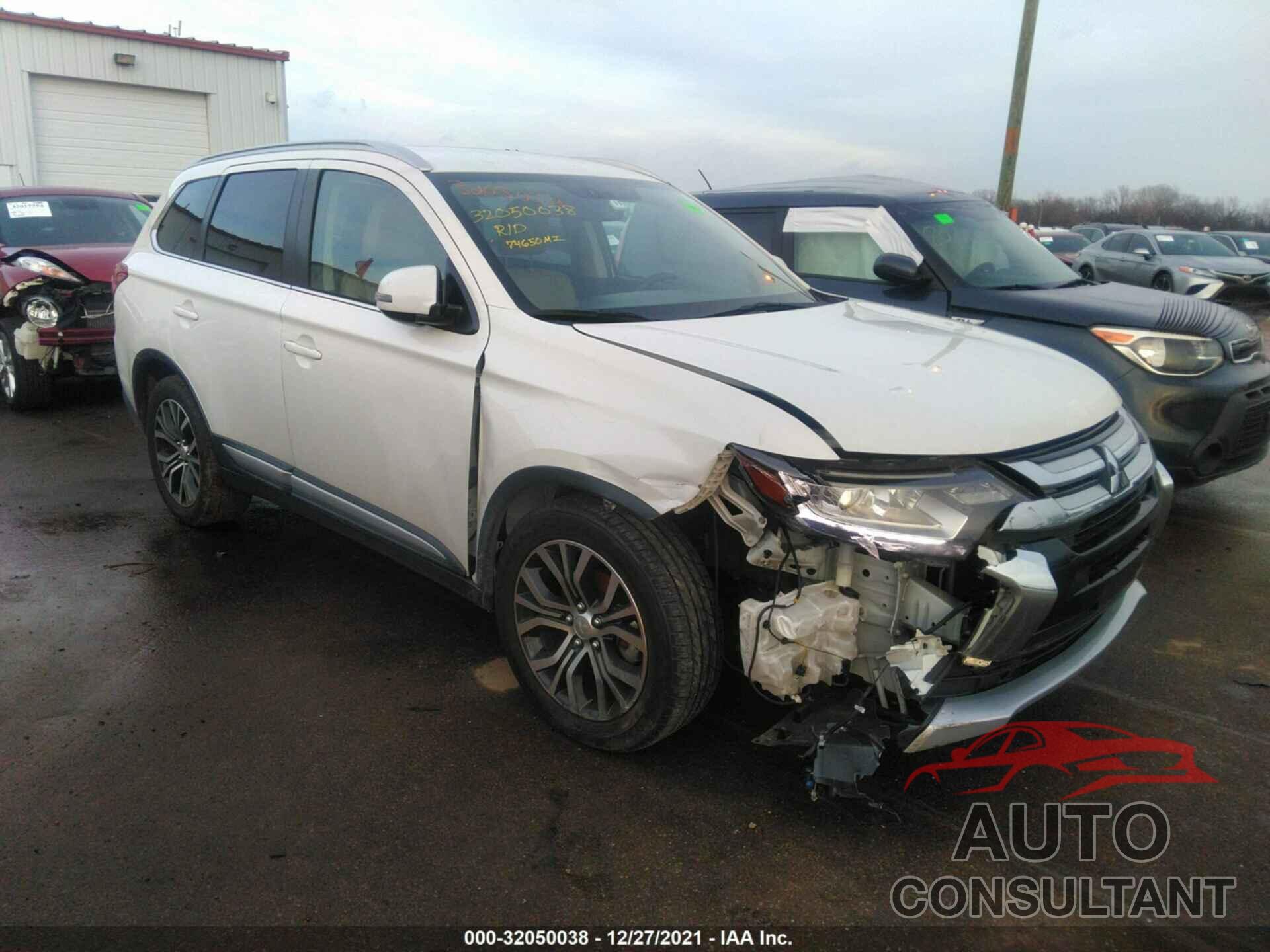 MITSUBISHI OUTLANDER 2018 - JA4AD3A35JZ068692