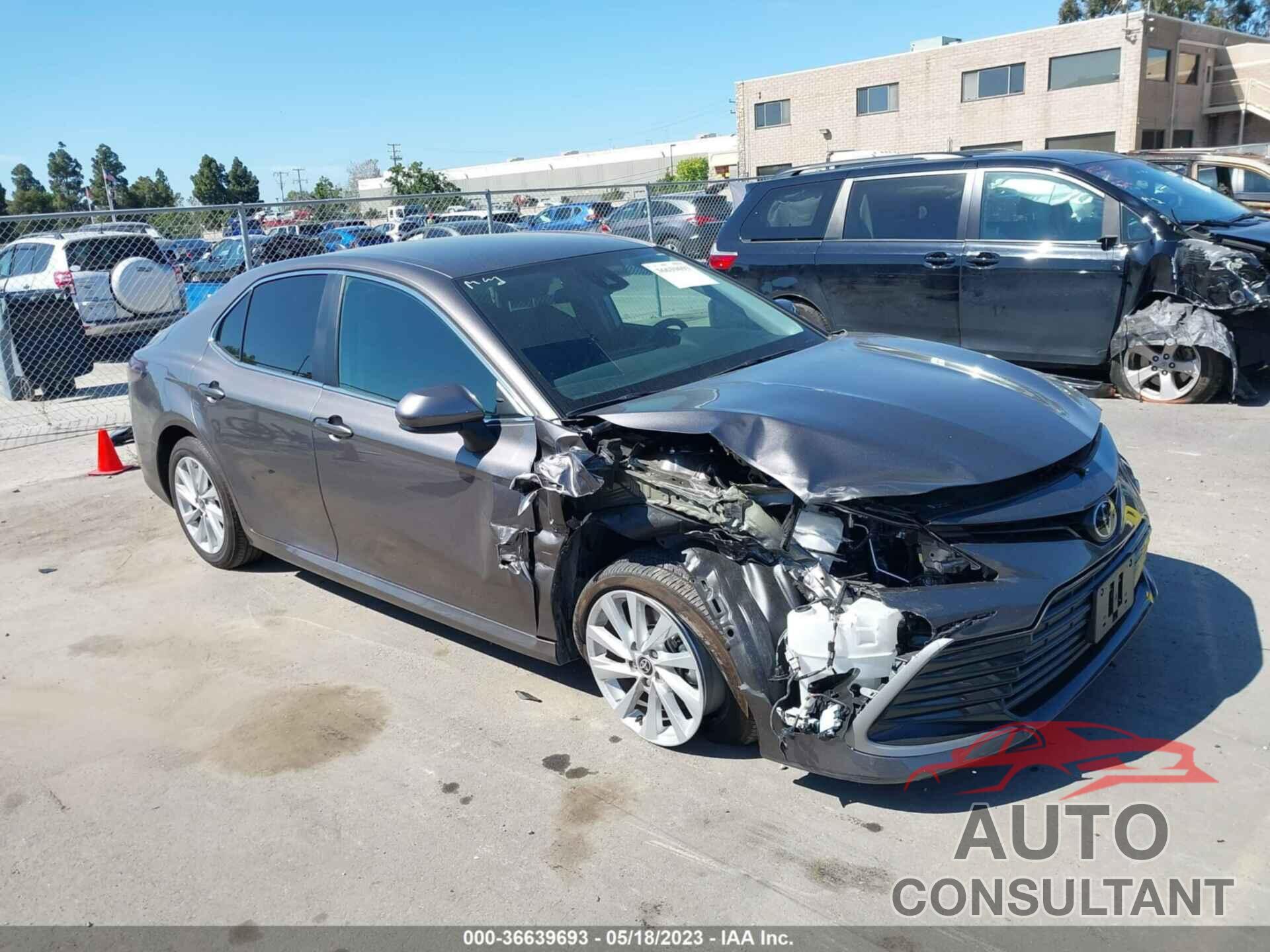 TOYOTA CAMRY 2022 - 4T1C11AK6NU629094