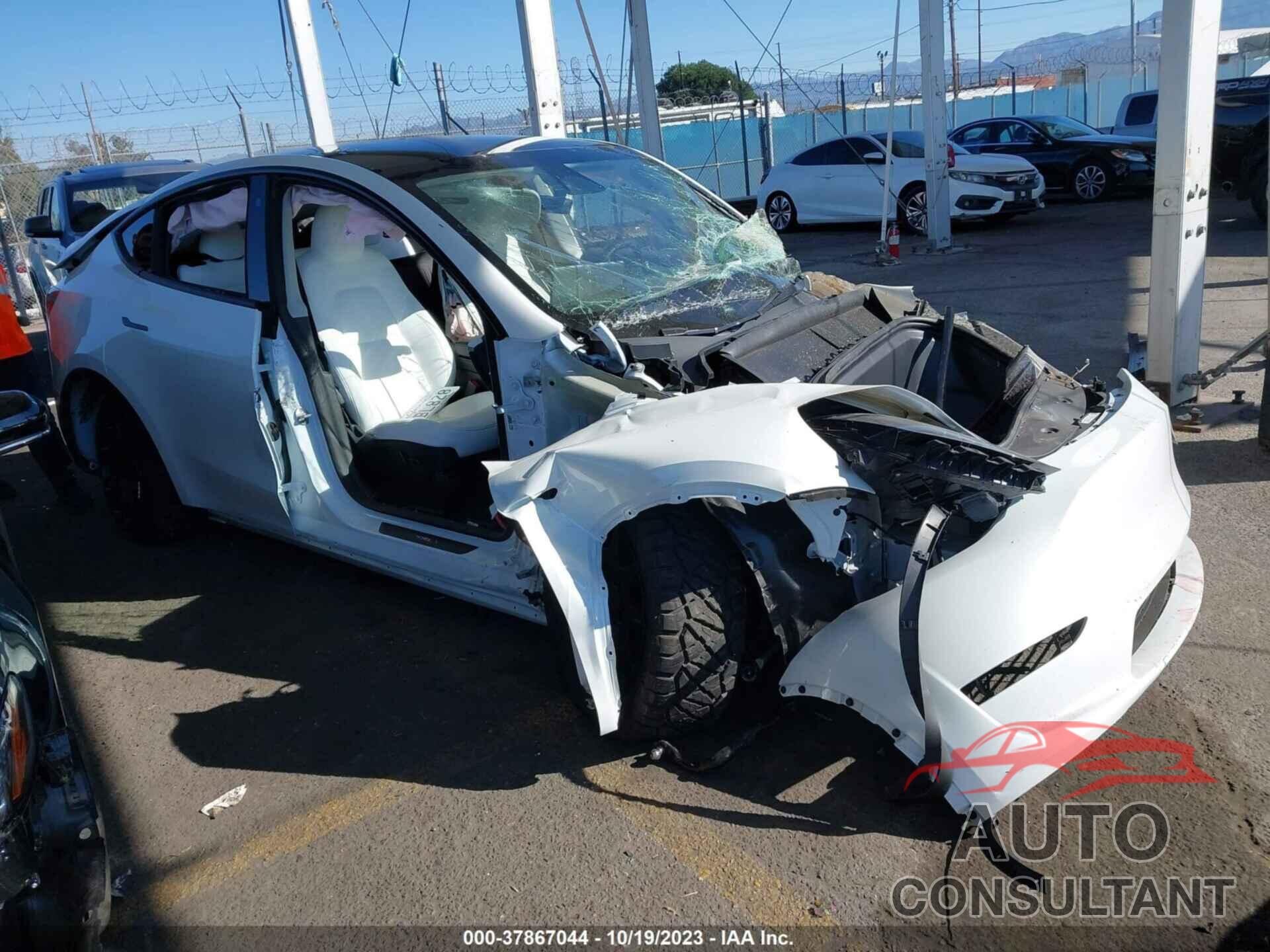 TESLA MODEL Y 2023 - 7SAYGDEF2PF758231