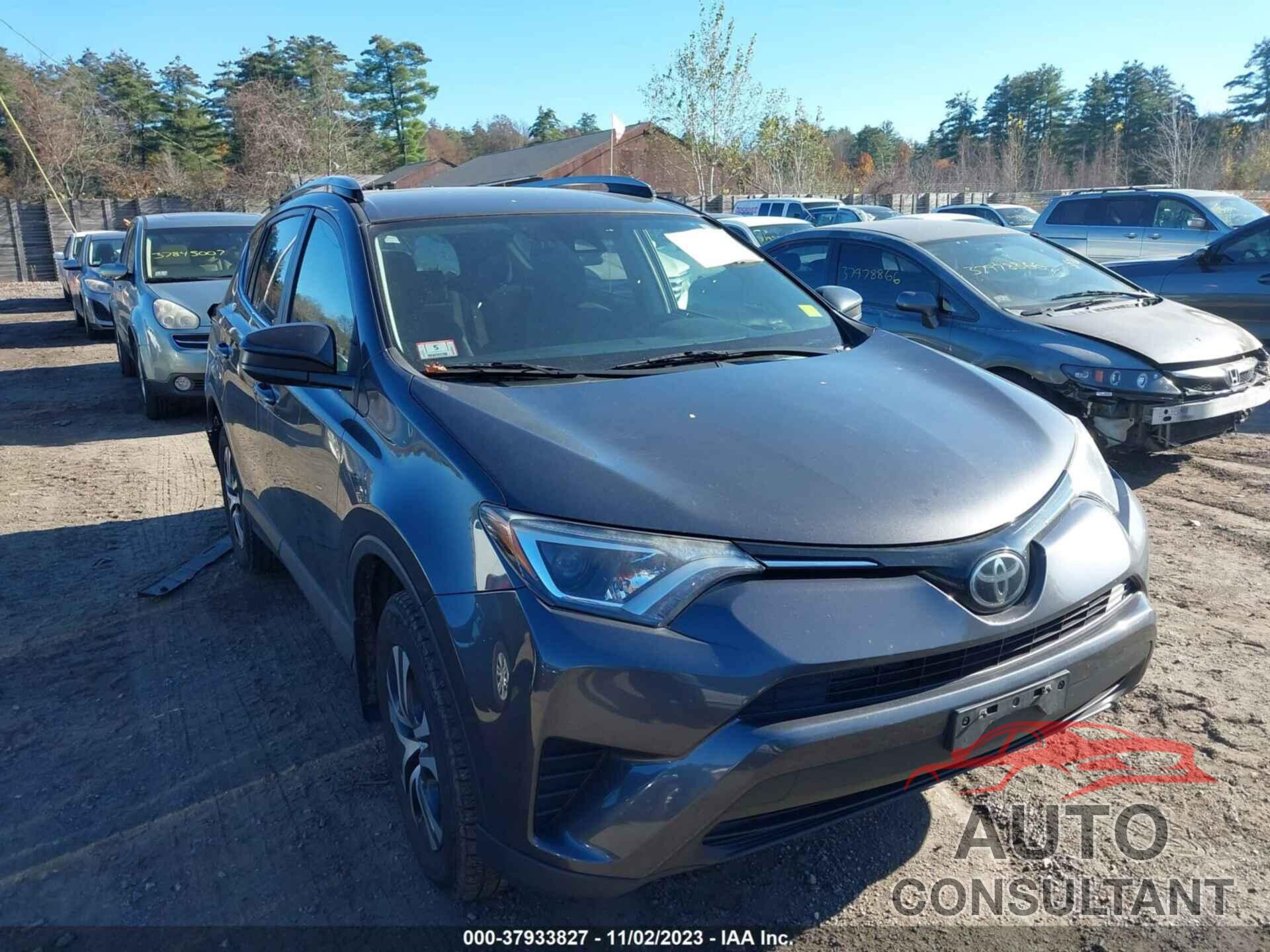 TOYOTA RAV4 2017 - JTMBFREV2HJ138080