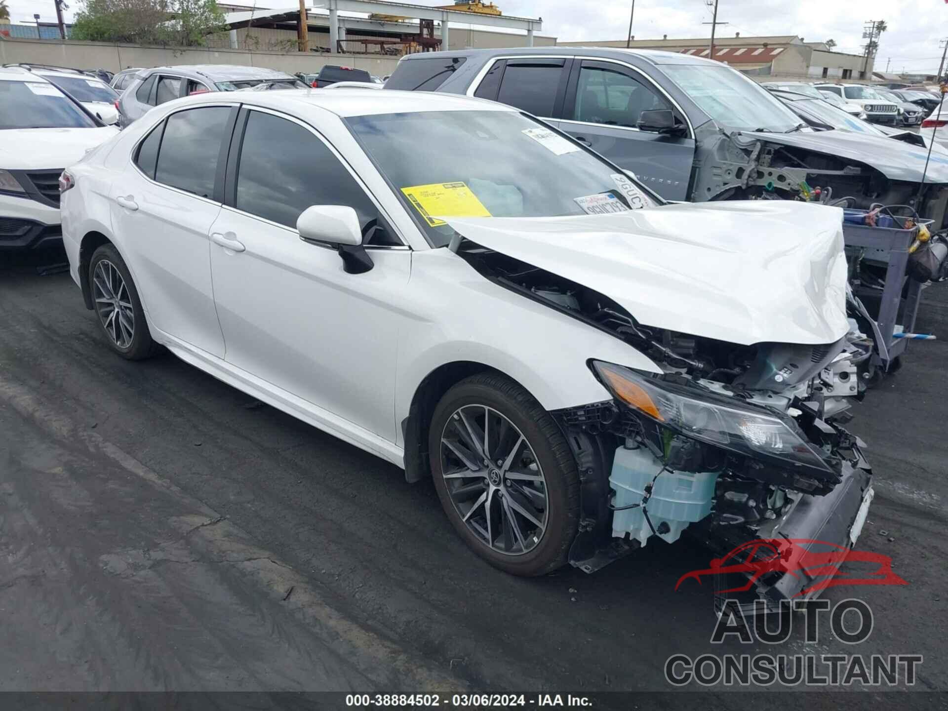 TOYOTA CAMRY 2023 - 4T1G11AK1PU834729