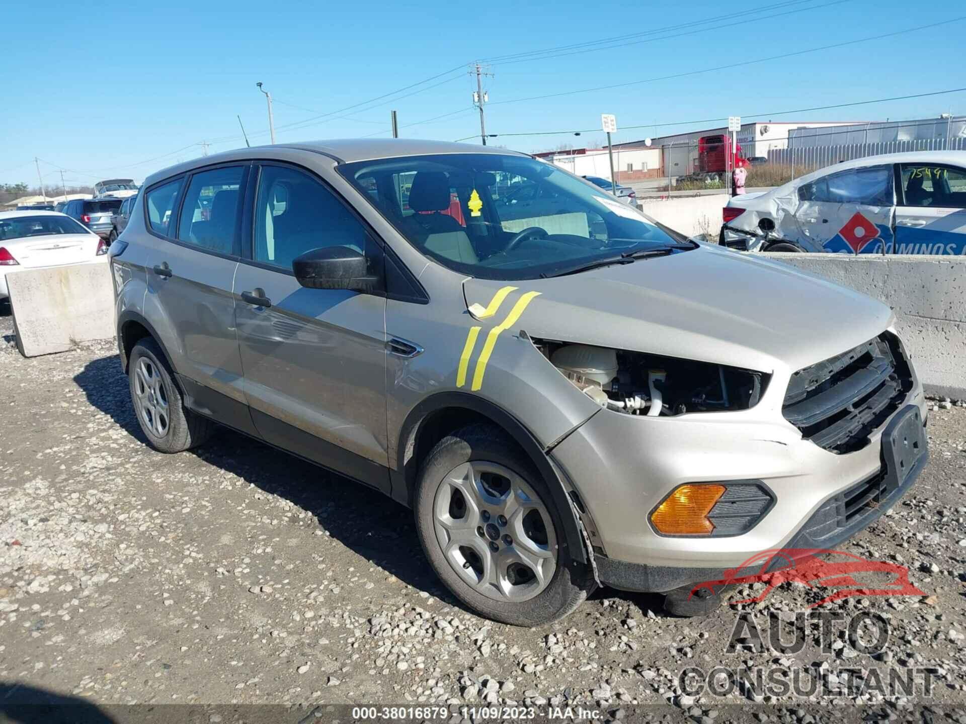 FORD ESCAPE 2017 - 1FMCUOF74HUB53096