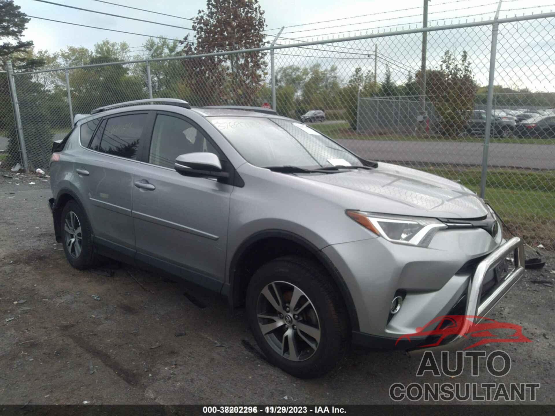 TOYOTA RAV4 2018 - JTMRFREV3JJ218640