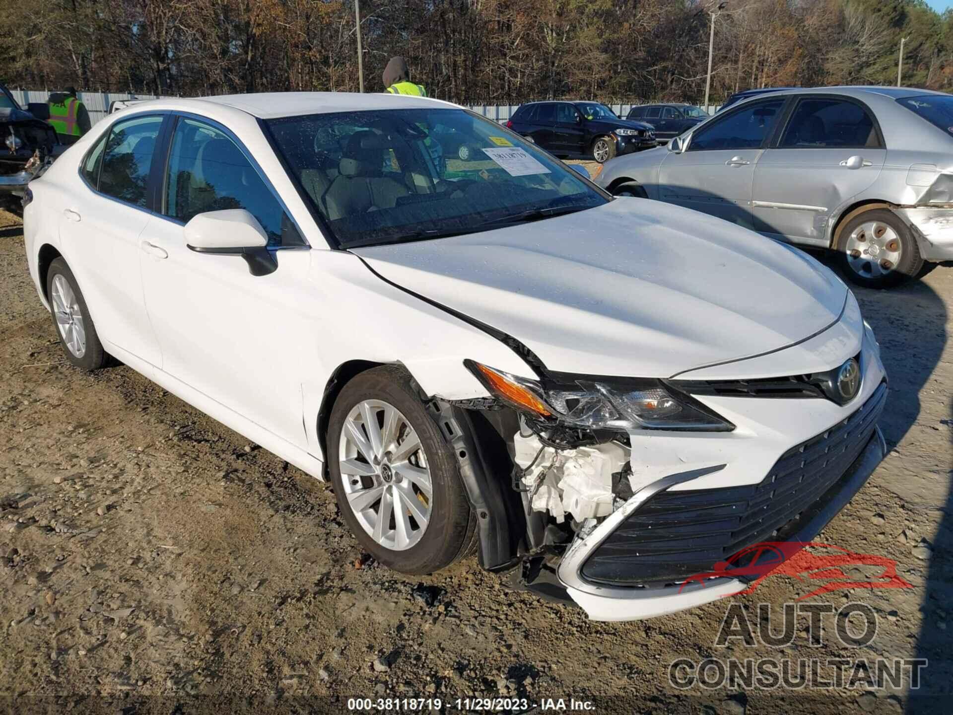 TOYOTA CAMRY 2022 - 4T1C11AK2NU658348