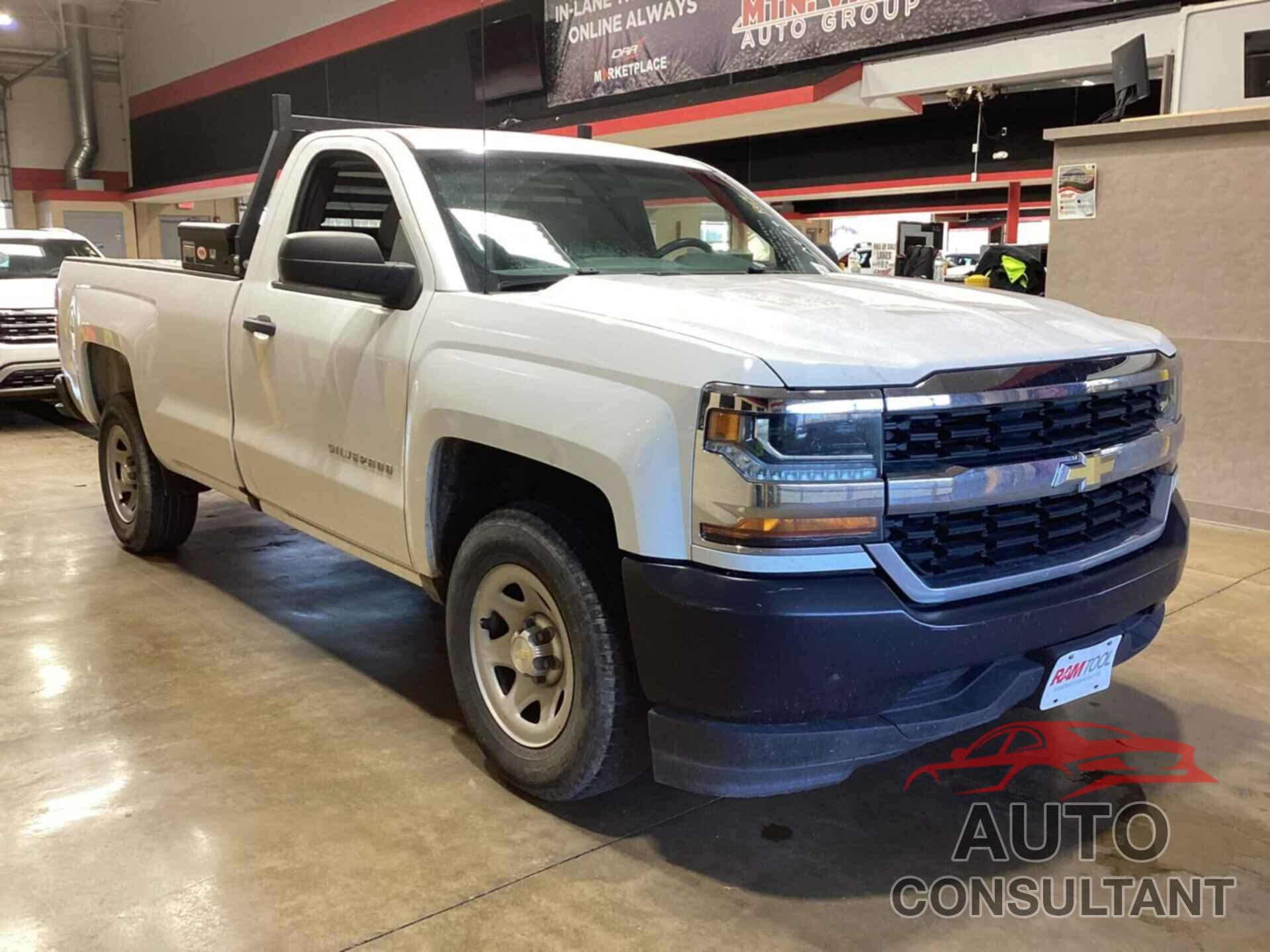 CHEVROLET SILVERADO 2018 - 1GCNCNEH0JZ111976