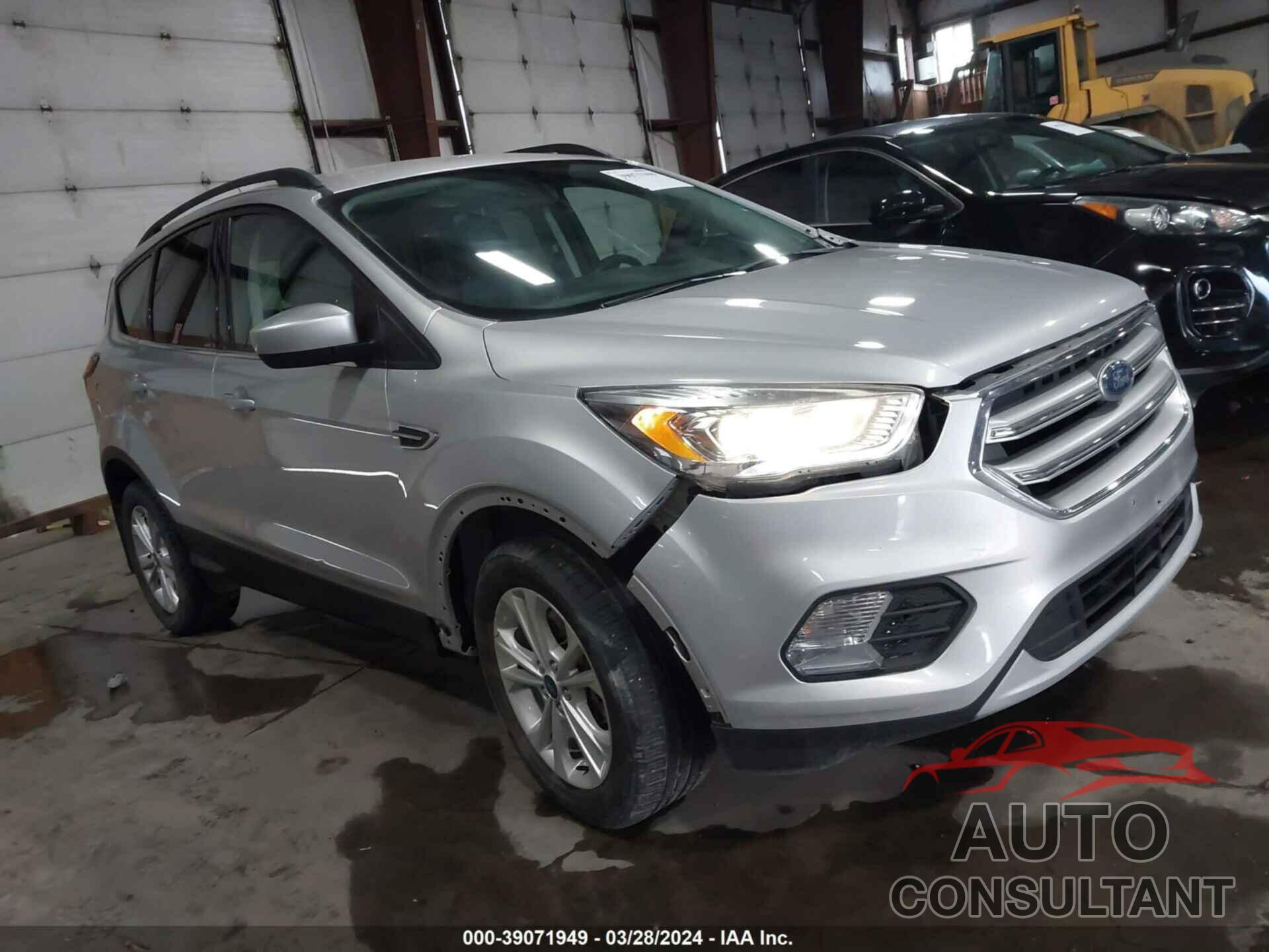 FORD ESCAPE 2017 - 1FMCU9GD1HUE36211