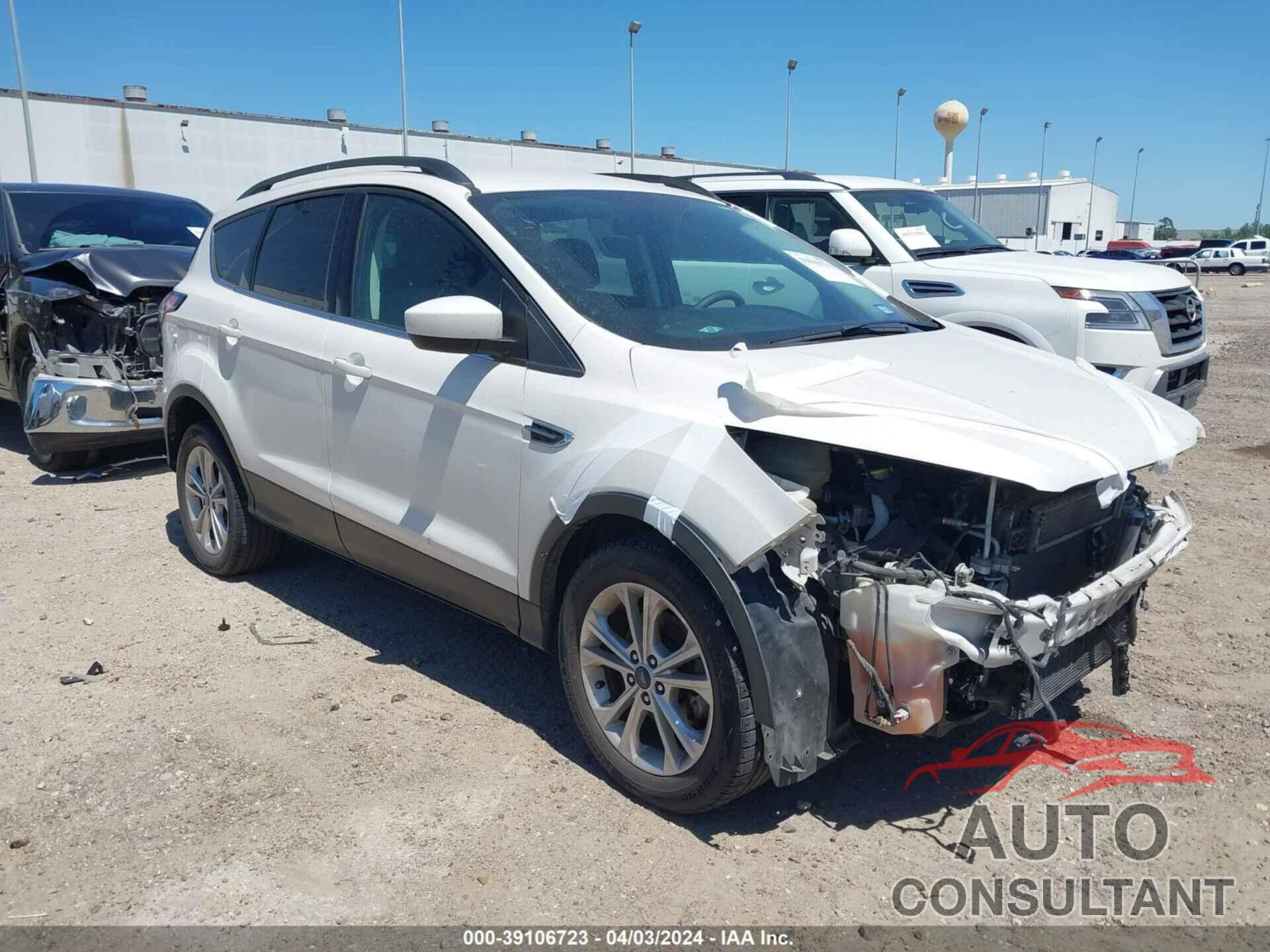 FORD ESCAPE 2017 - 1FMCU0GD8HUD28258