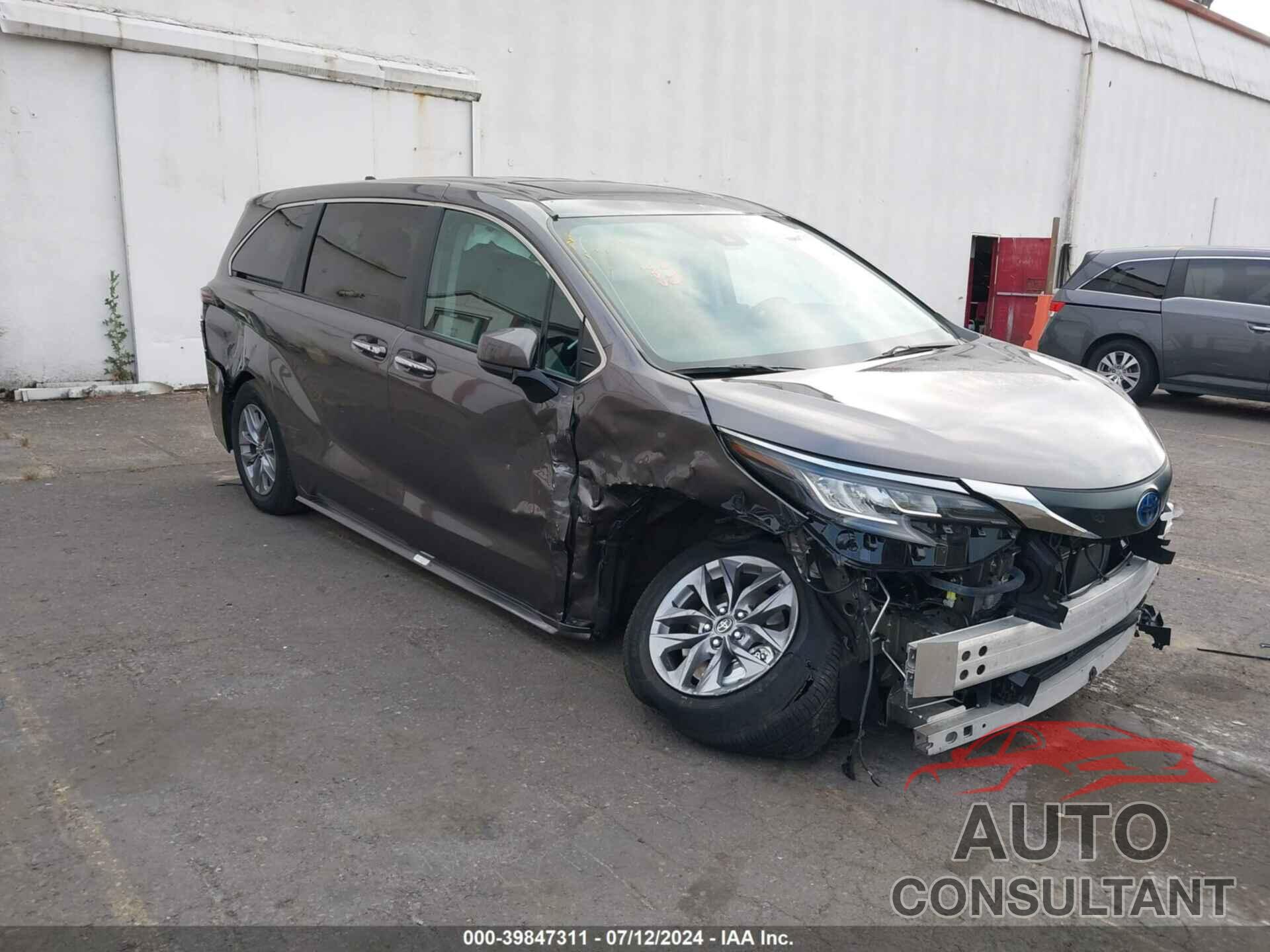 TOYOTA SIENNA 2023 - 5TDYRKECXPS143665