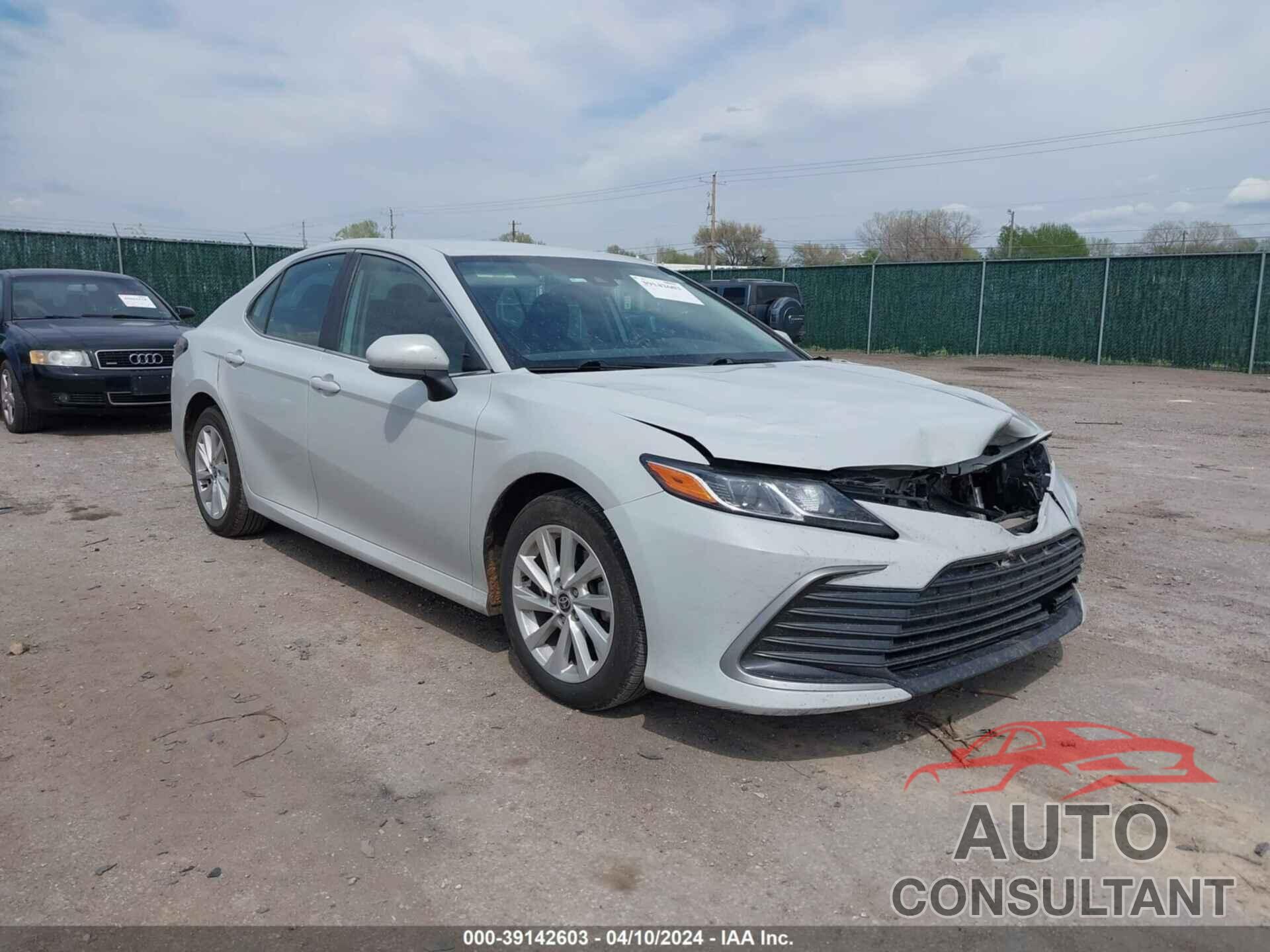 TOYOTA CAMRY 2022 - 4T1C11BK4NU057778