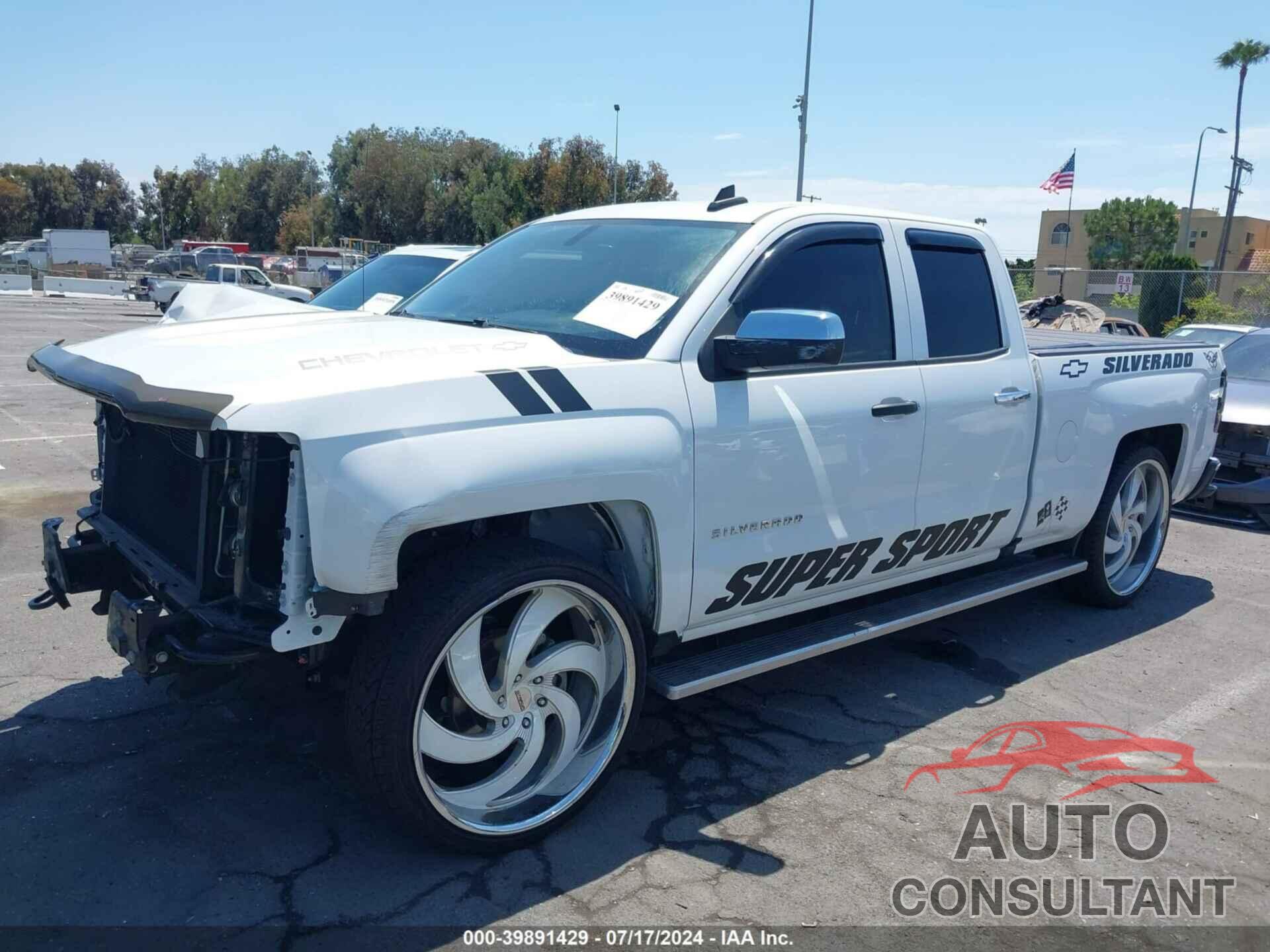 CHEVROLET SILVERADO 1500 2018 - 1GCRCPECXJZ366121