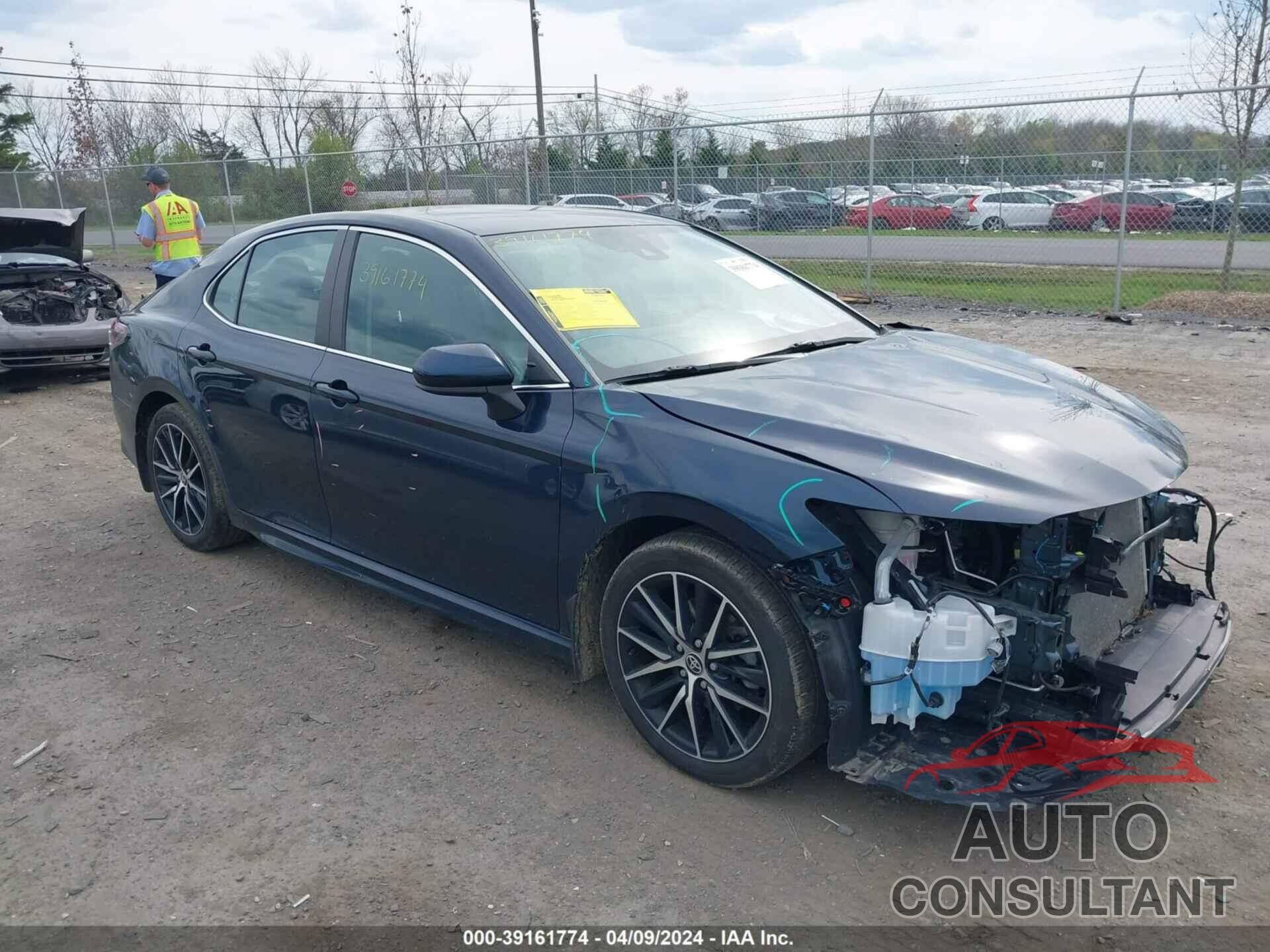 TOYOTA CAMRY 2021 - 4T1G11AK4MU547557