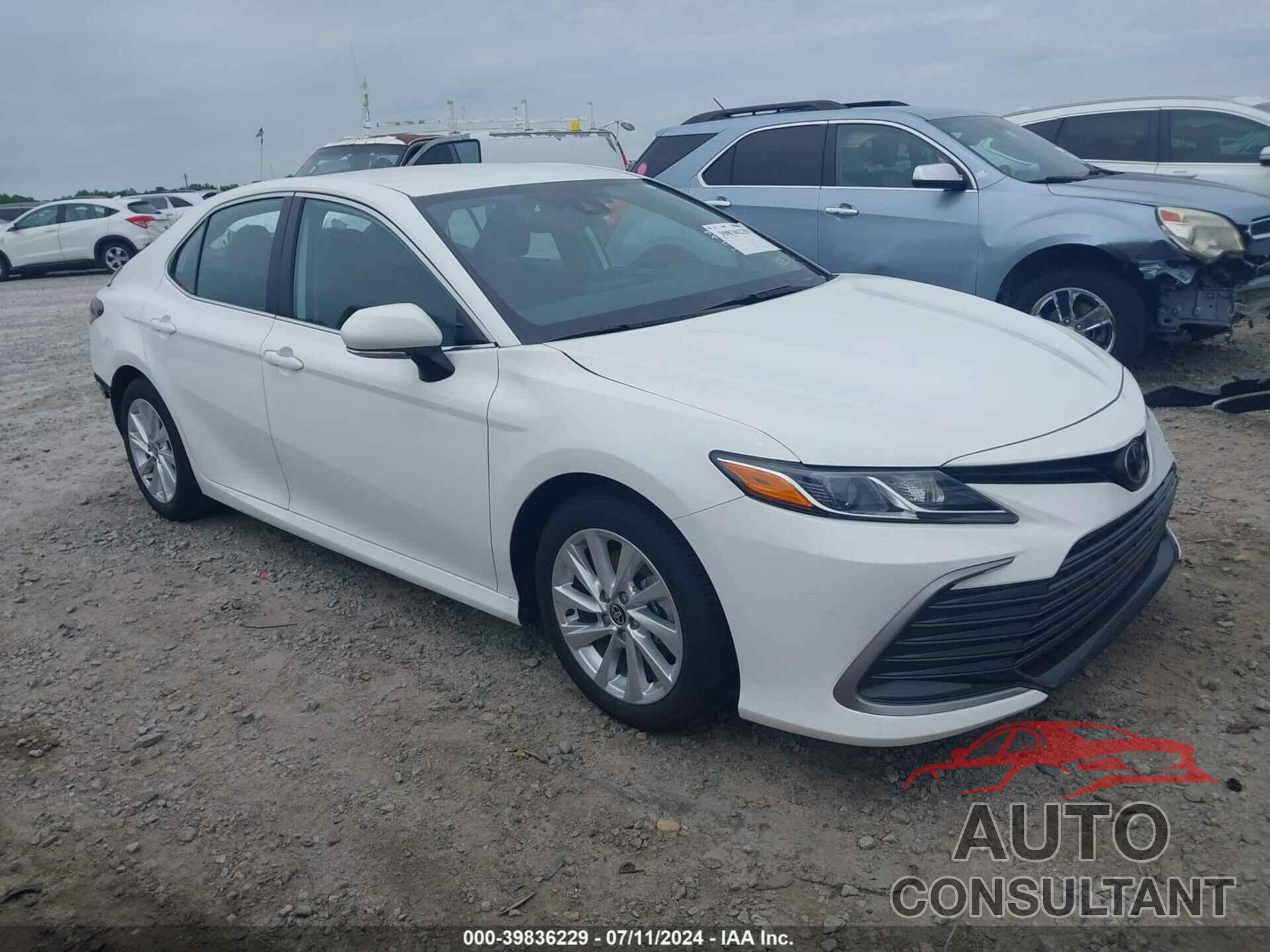 TOYOTA CAMRY 2024 - 4T1R11AKXRU205711