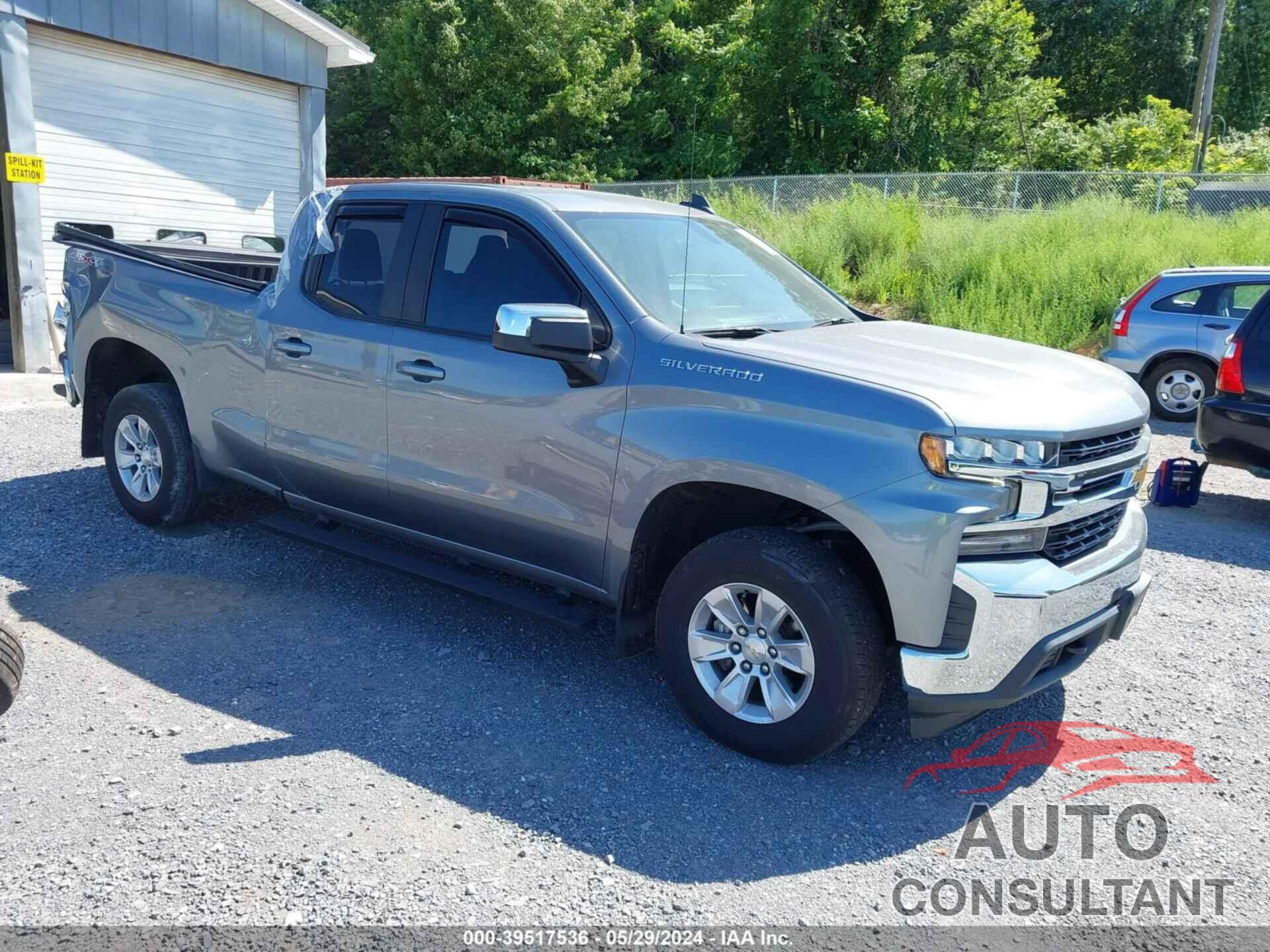 CHEVROLET SILVERADO 1500 2021 - 1GCRYDEK7MZ113026